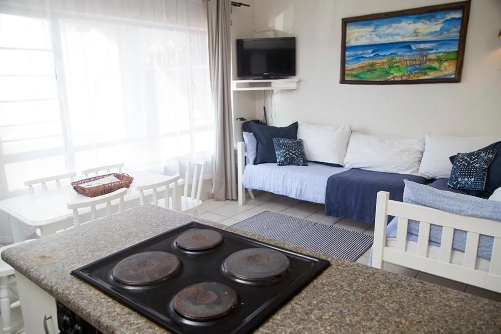 Bed in Ansteys Beach Self Catering Apartments