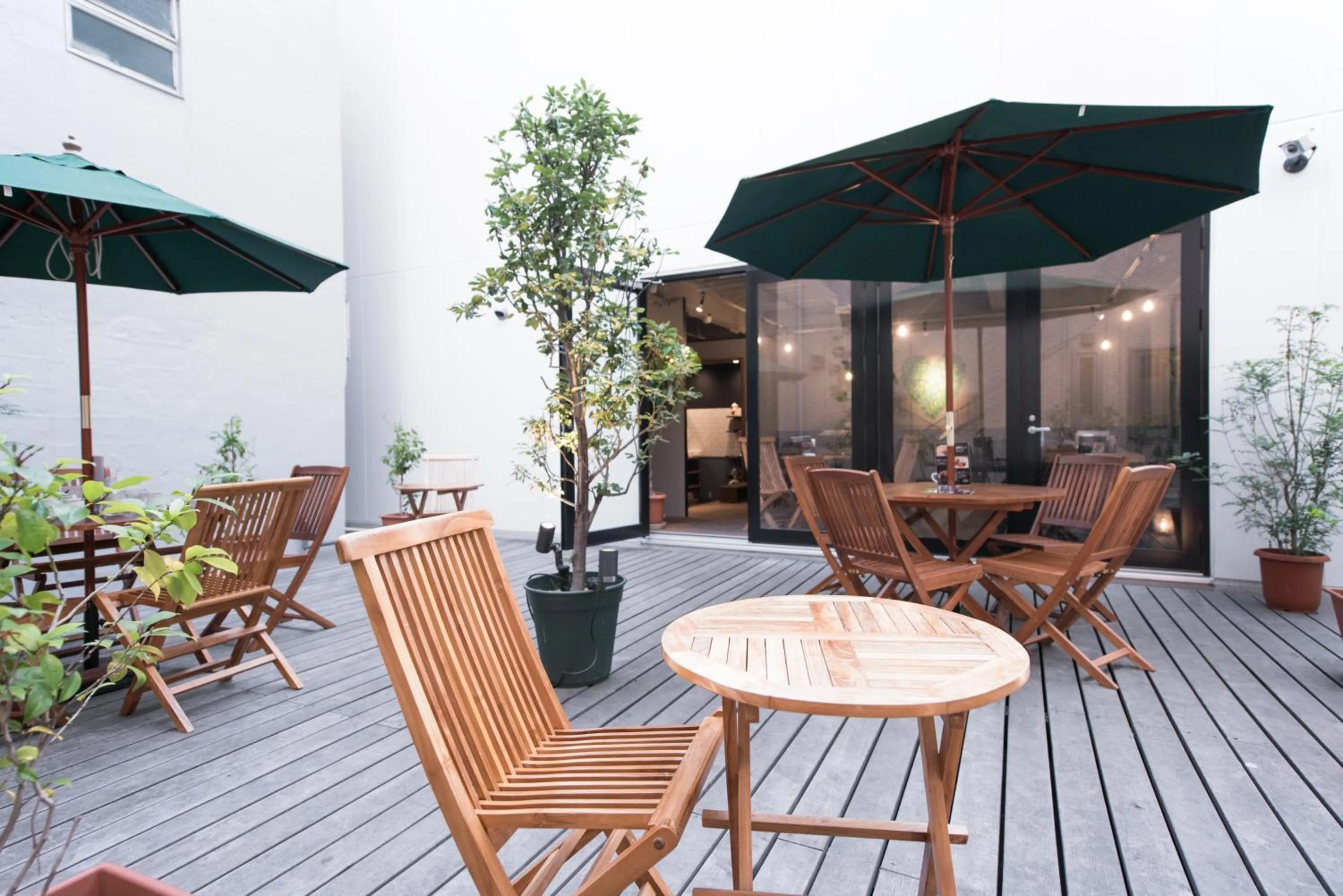 Restaurant/places to eat in Chillulu Hostel