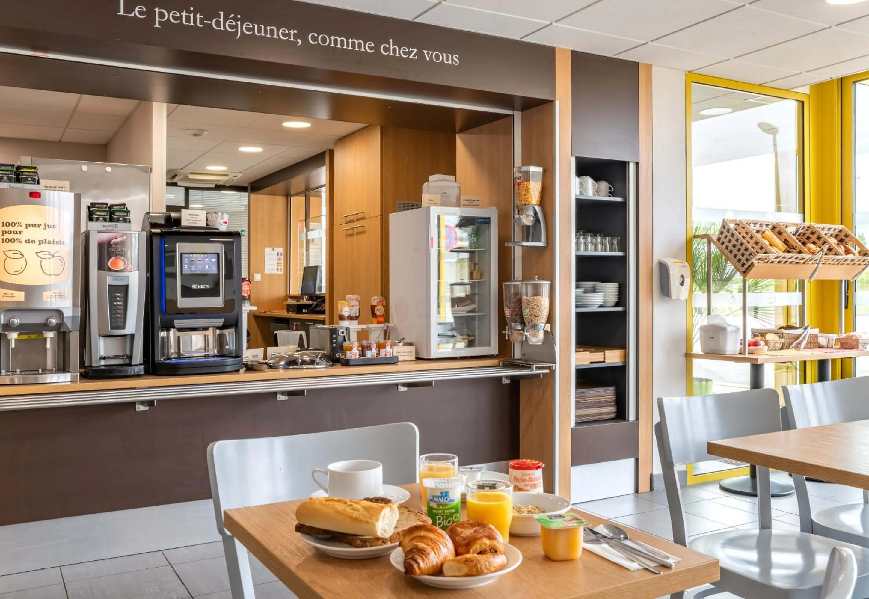 Buffet breakfast in B&B HOTEL Yvetot