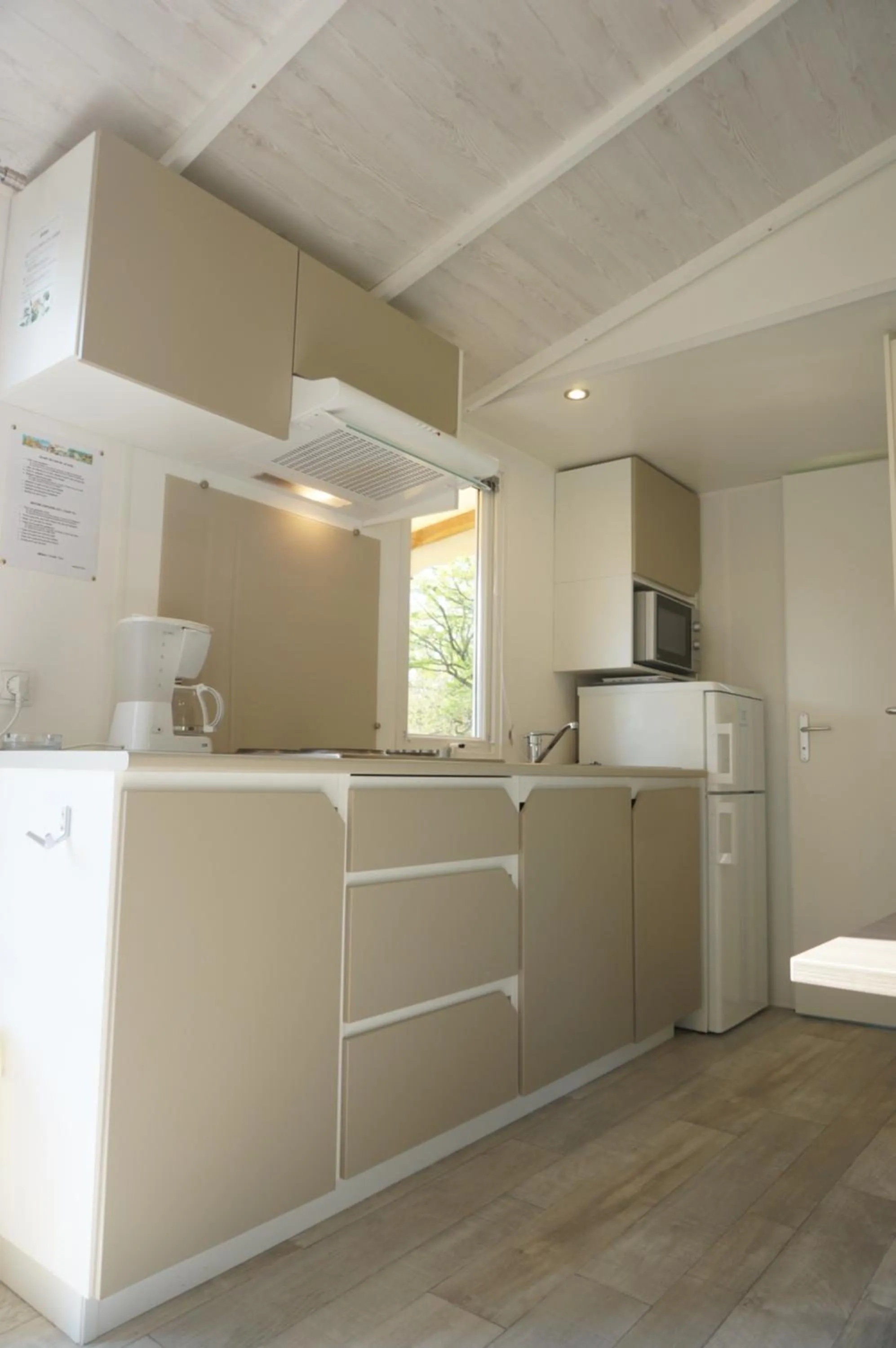 Kitchen or kitchenette in Camping de l'île