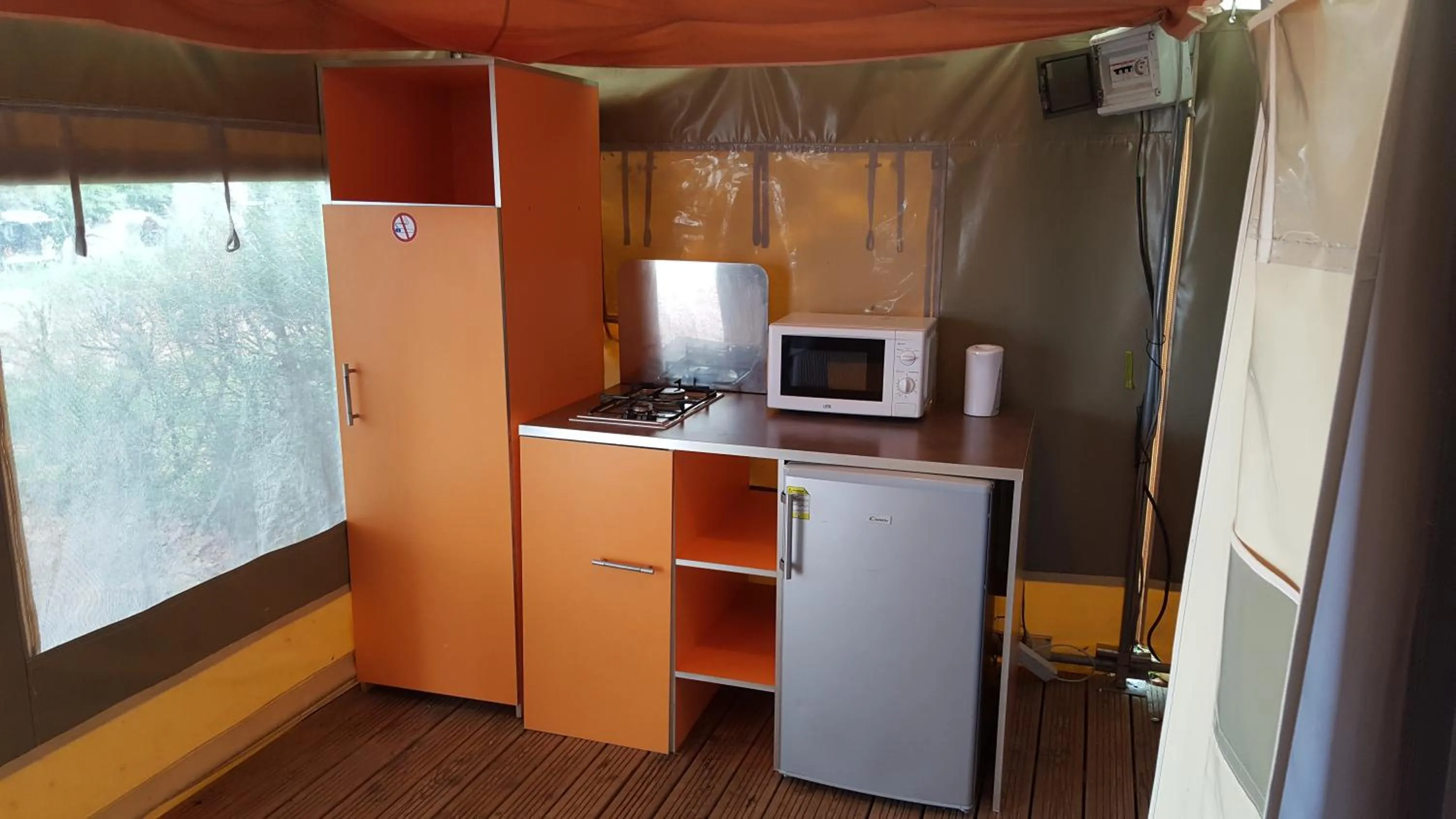 Kitchen or kitchenette in Camping de l'île