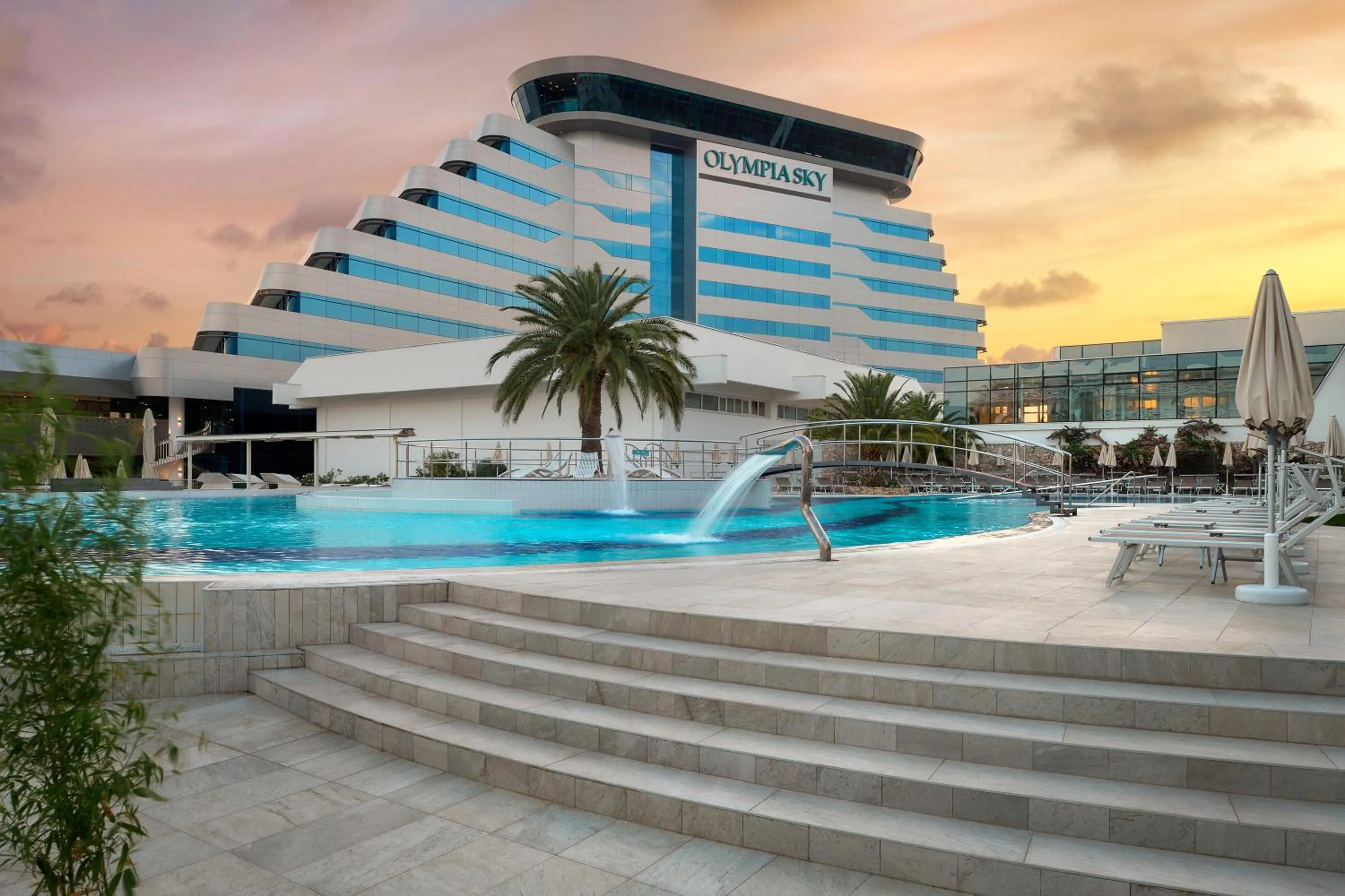 Swimming pool in Hotel Olympia Sky