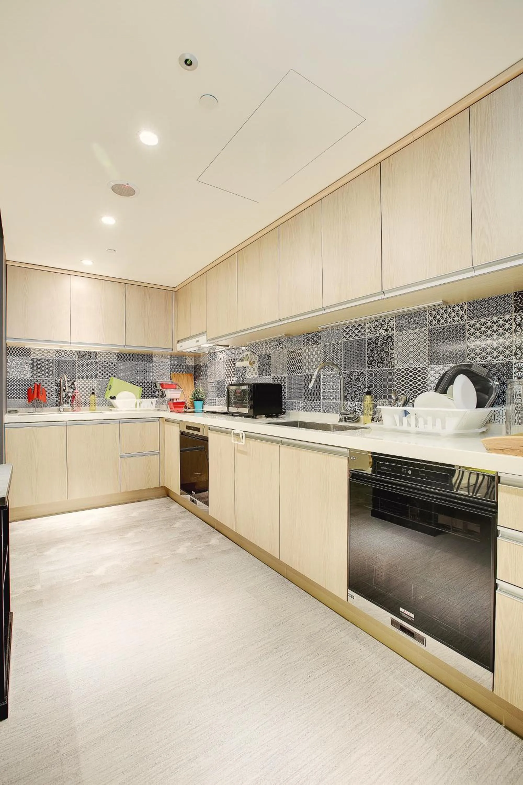 Kitchen or kitchenette in Taiwan Youth Hostel & Capsule Hotel