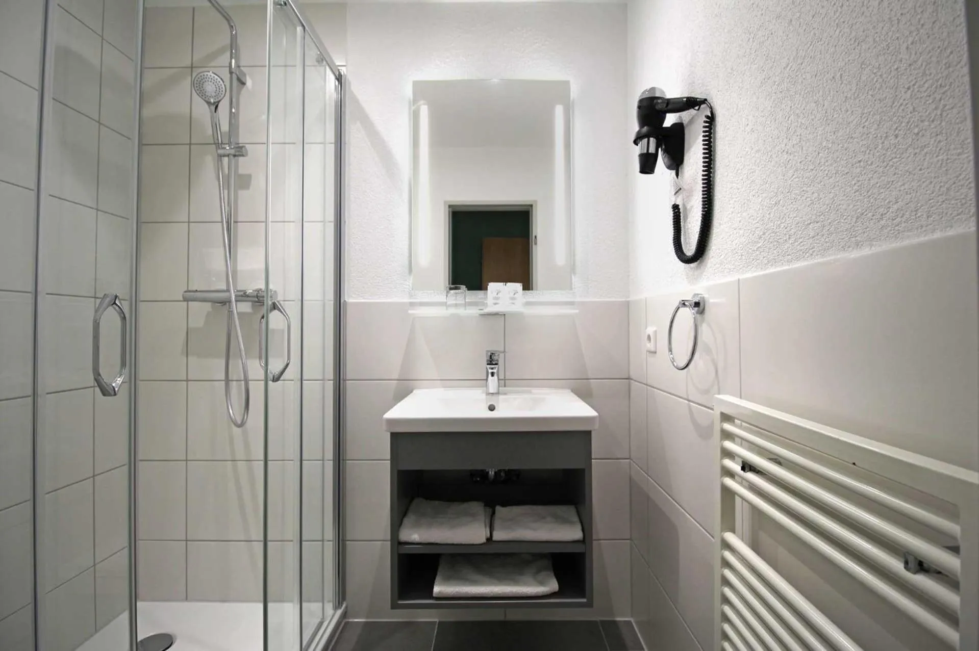 Shower in Hotel Schiff am See