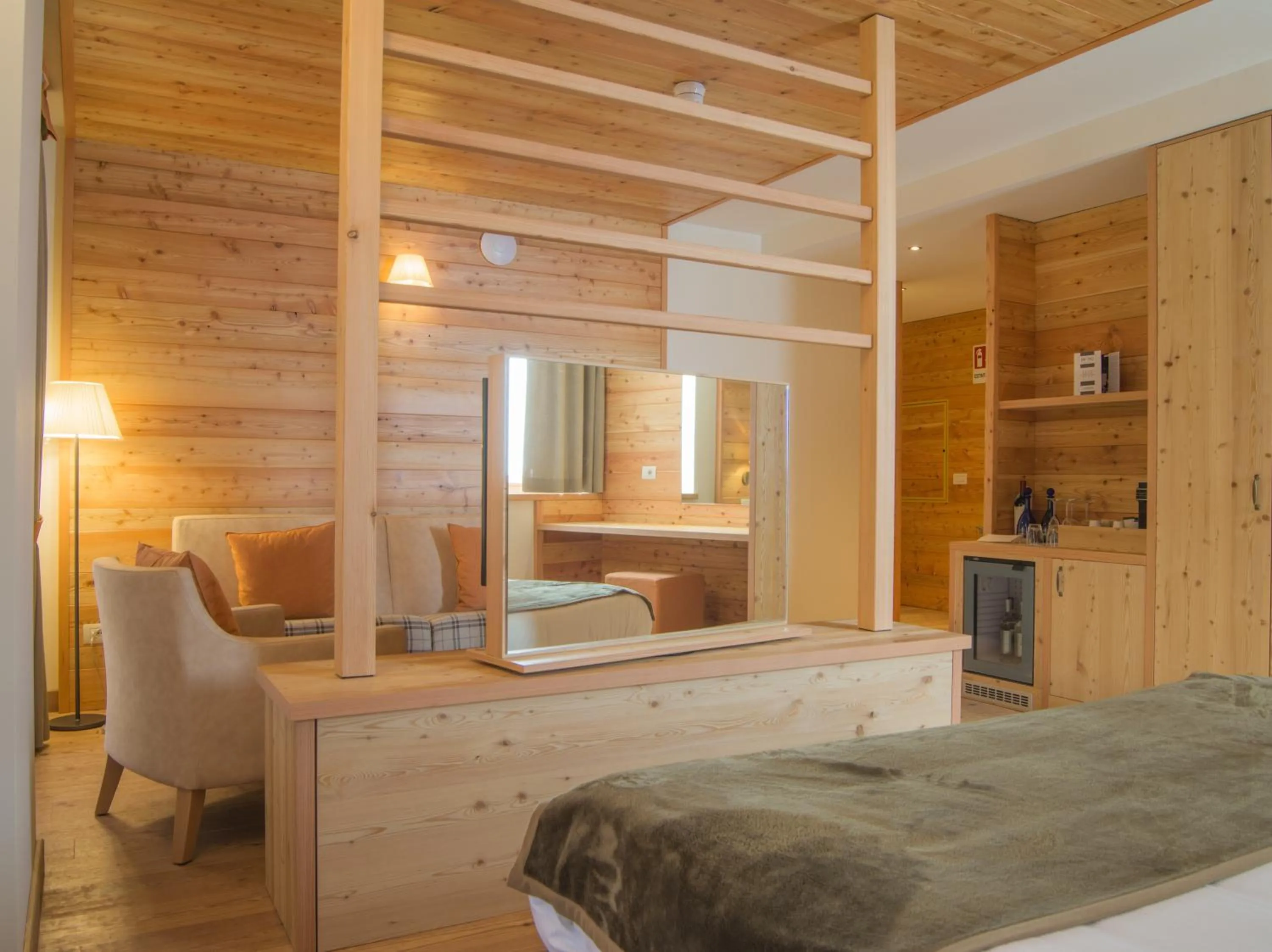 Living room, Bed in Alagna Mountain Resort & SPA