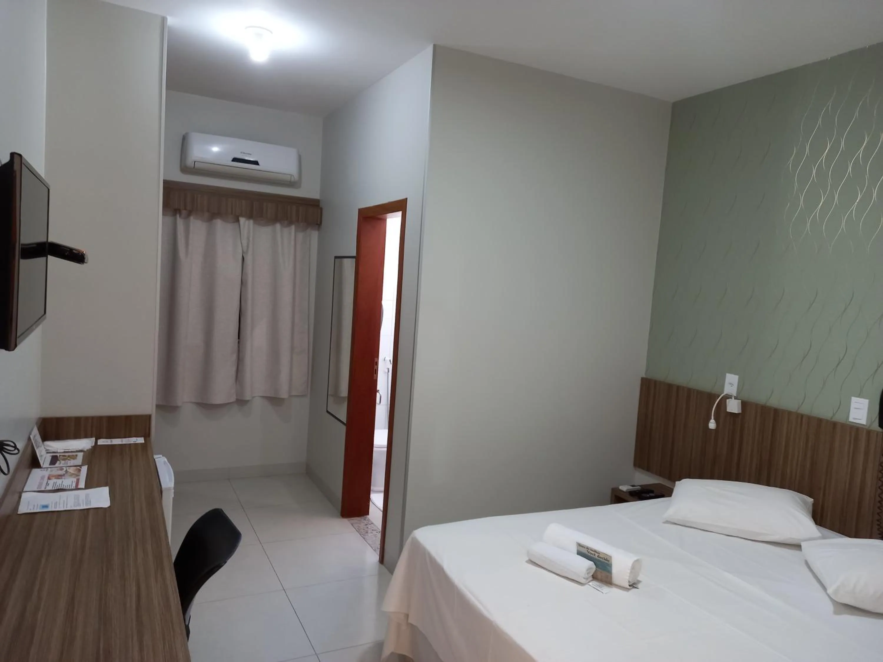 Bed in Hotel Mandino