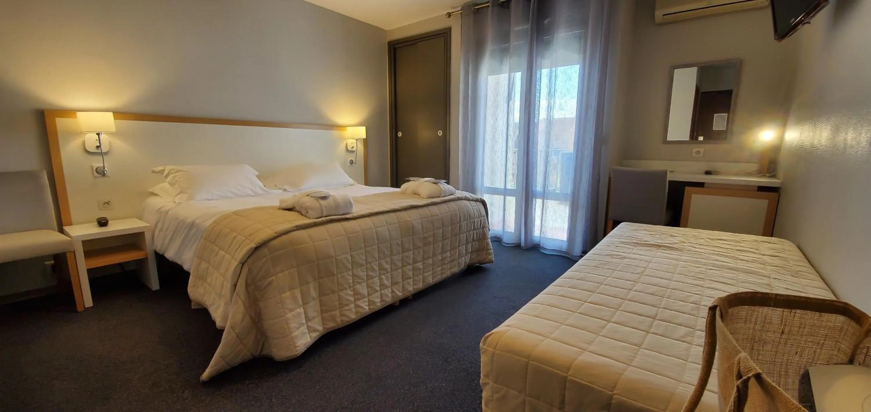 Bed in Hôtel Restaurant Atrachjata