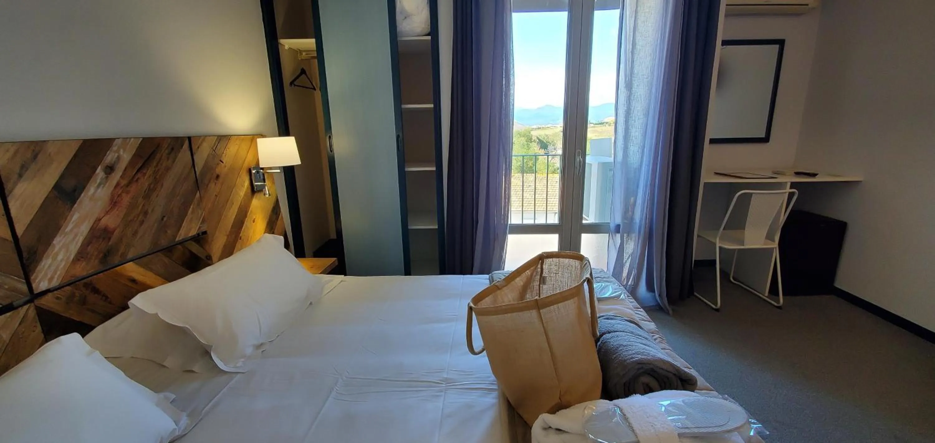 Bed in Hôtel Restaurant Atrachjata