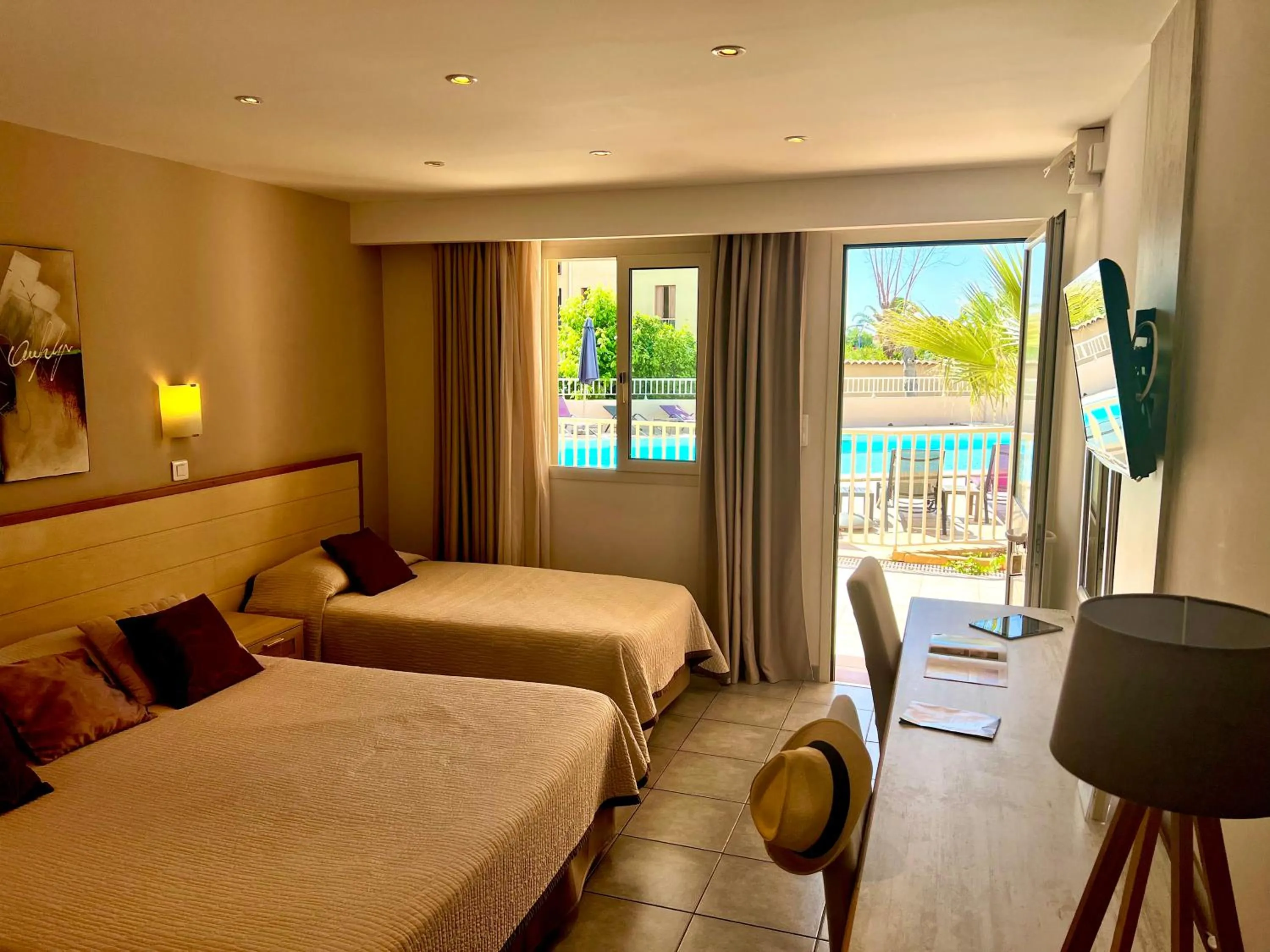 Bed in Hôtel Restaurant L' Empereur