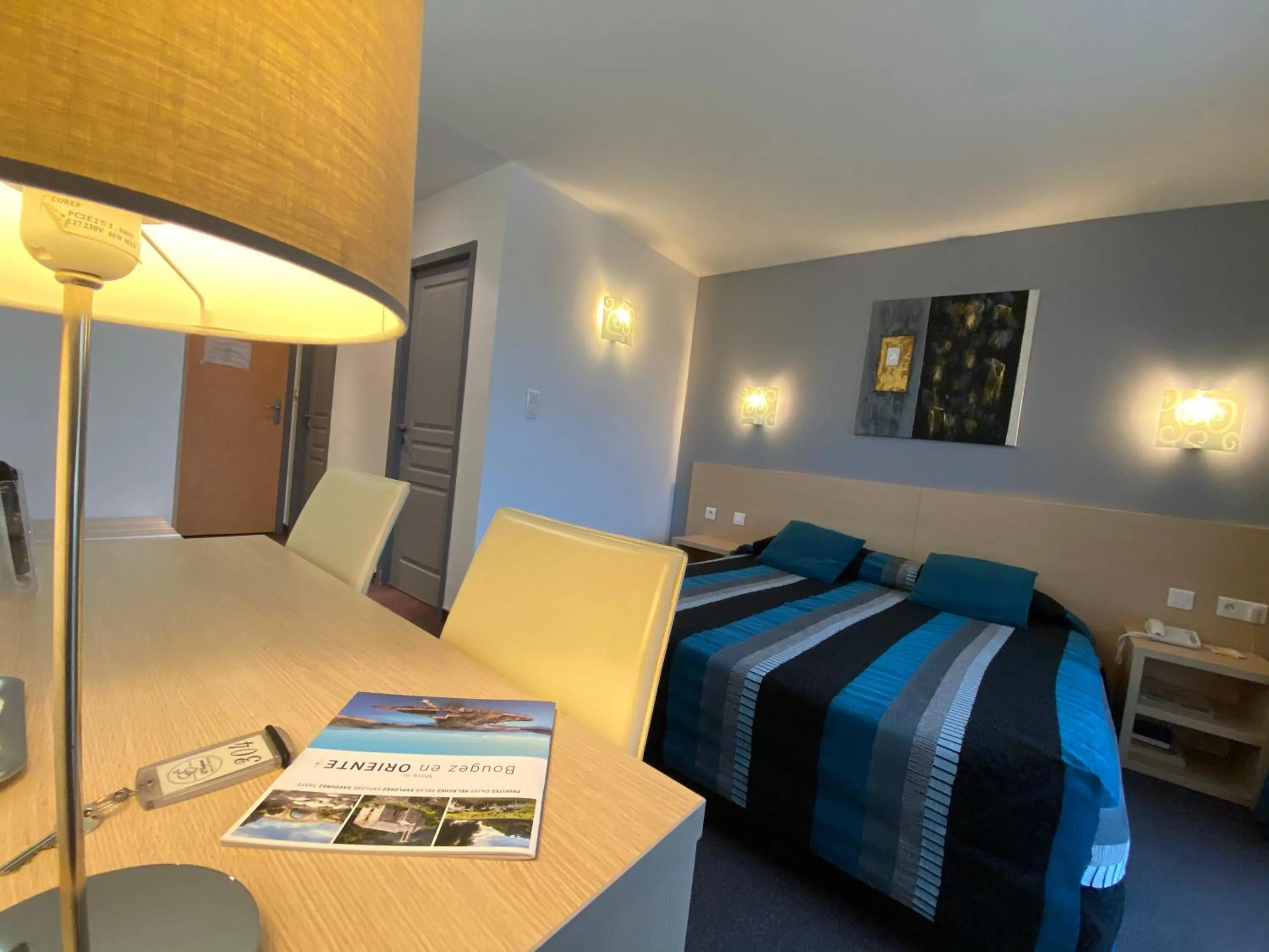 Bed in Hôtel Restaurant L' Empereur