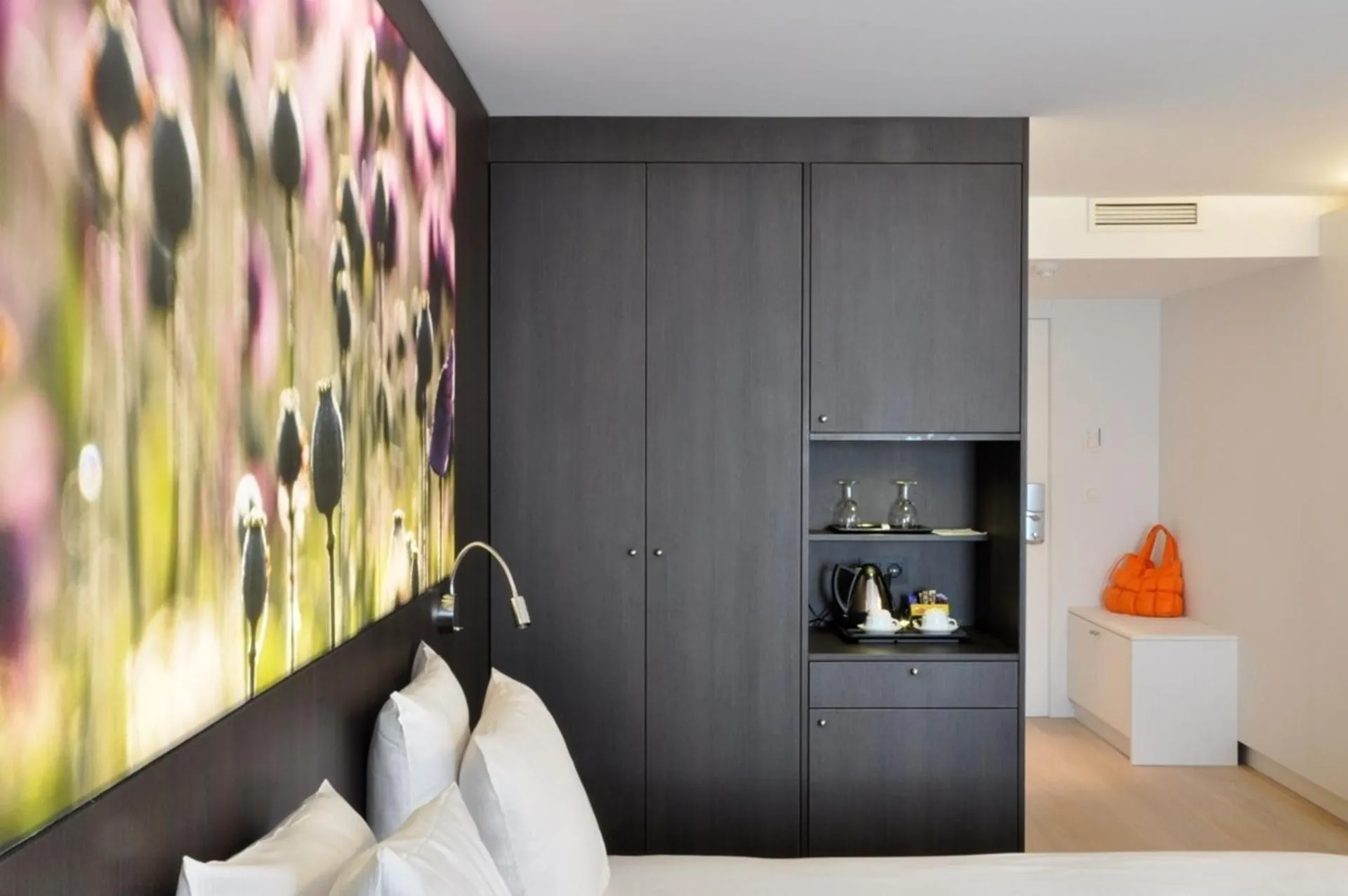 wardrobe in Flanders Hotel