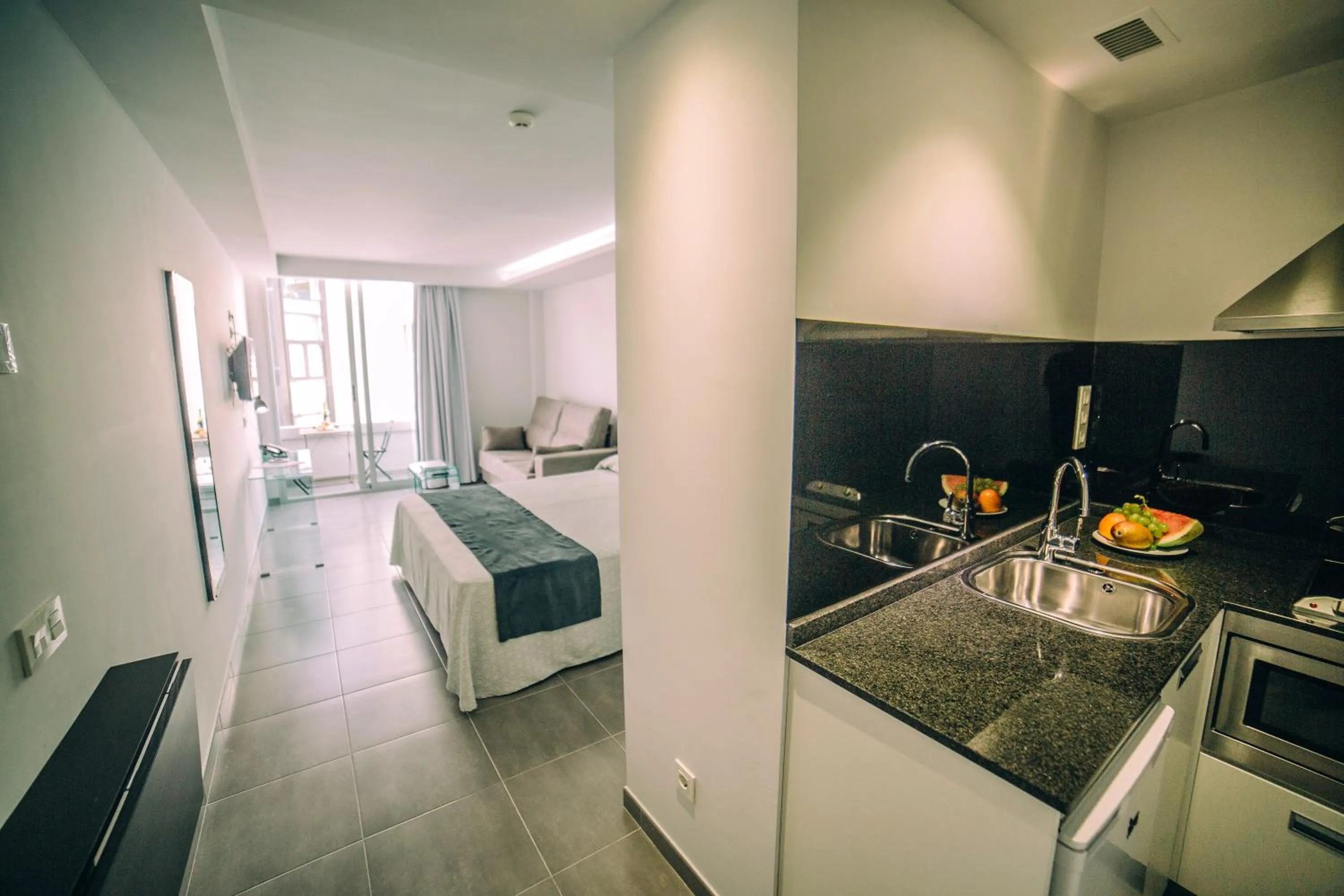 Photo of the whole room in Mannix Urban Apartments