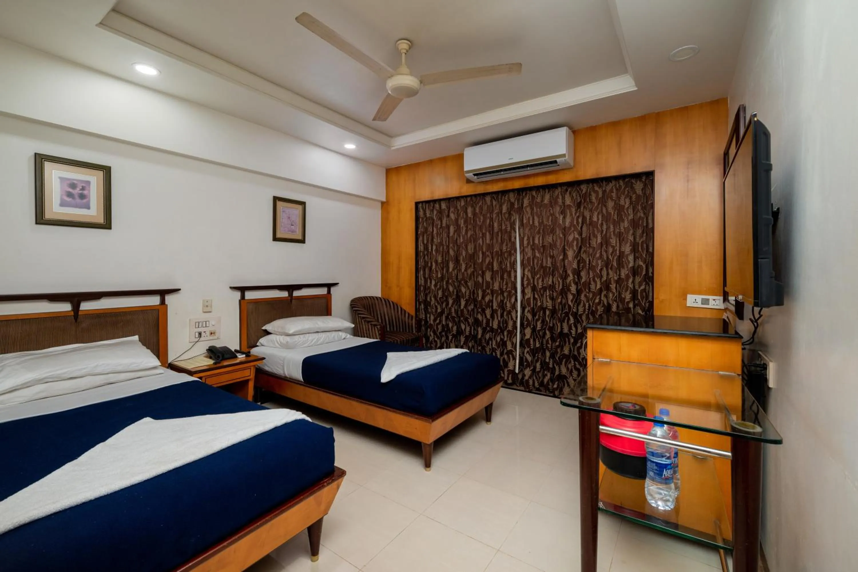 Photo of the whole room, Bed in Hotel Balwas International