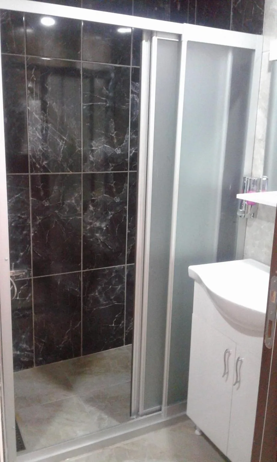 Shower in SunAnatolia Otel