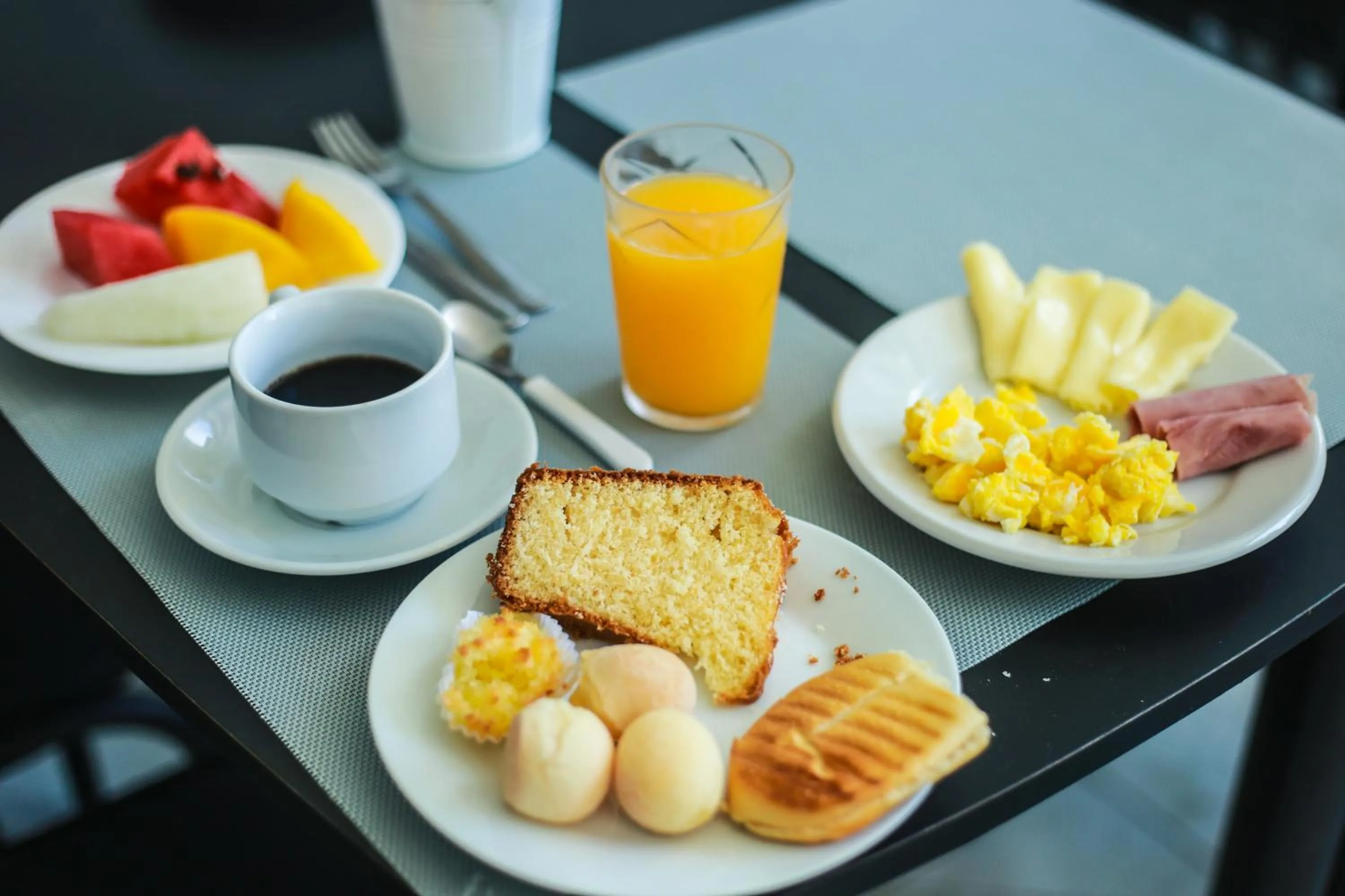 Restaurant/places to eat in Espaço Viana