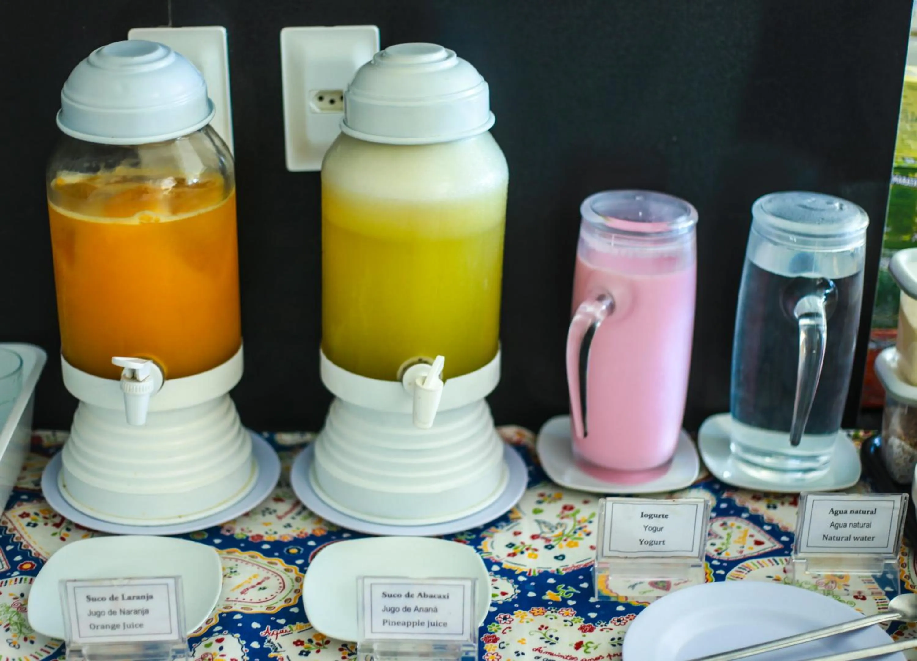 Restaurant/places to eat in Espaço Viana