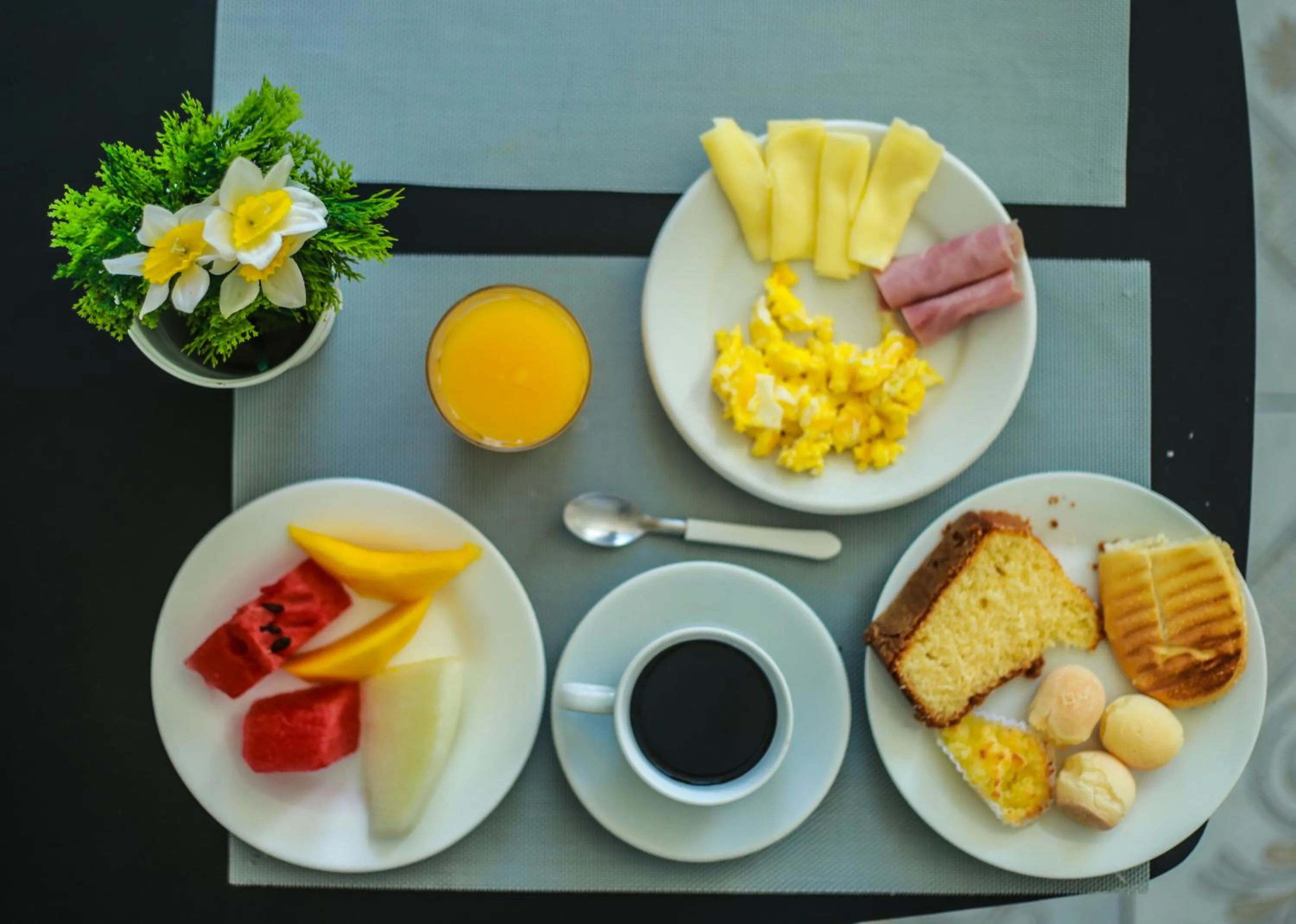 Restaurant/places to eat in Espaço Viana