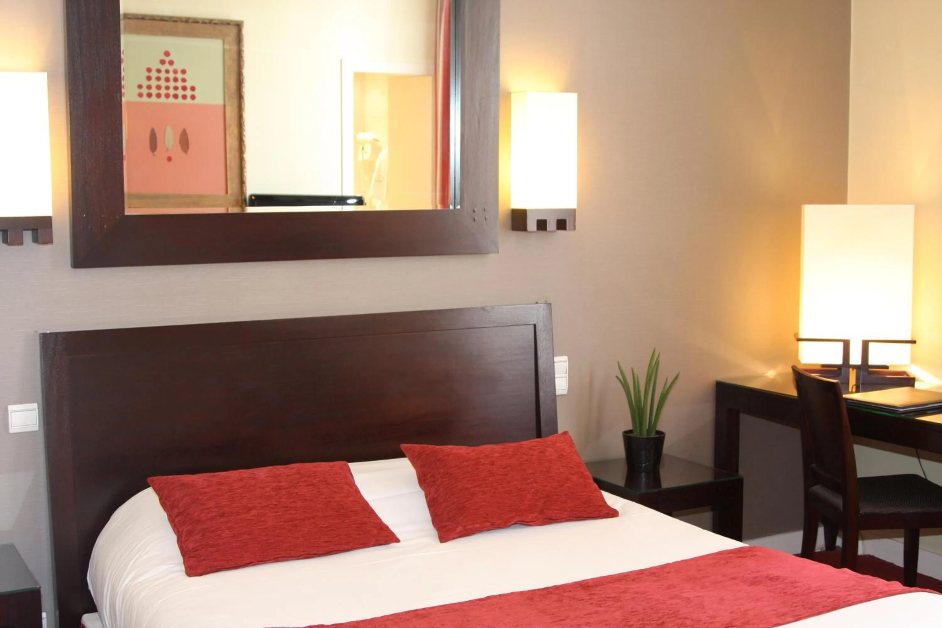 Bed in Chapeau Rouge par William Frachot - Hôtel Espace Bien-être & Restaurant étoilé