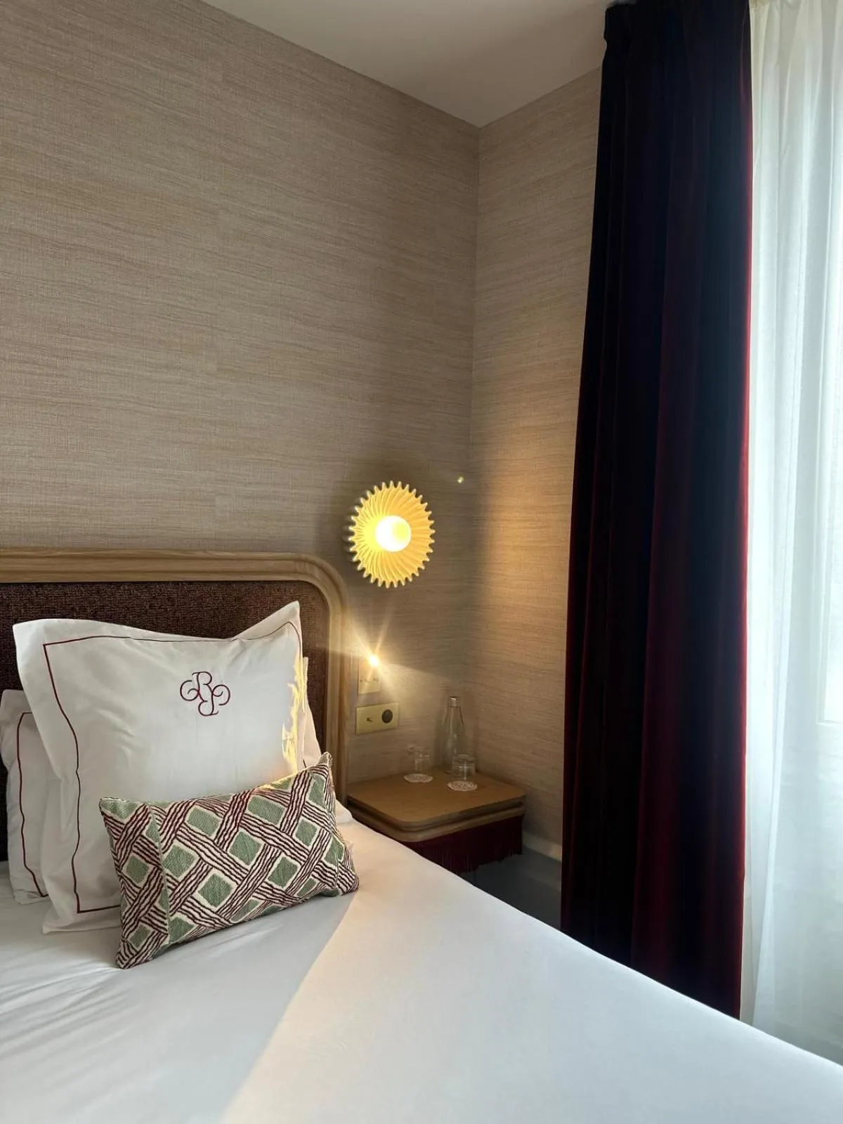 Bed in Chapeau Rouge par William Frachot - Hôtel Espace Bien-être & Restaurant étoilé