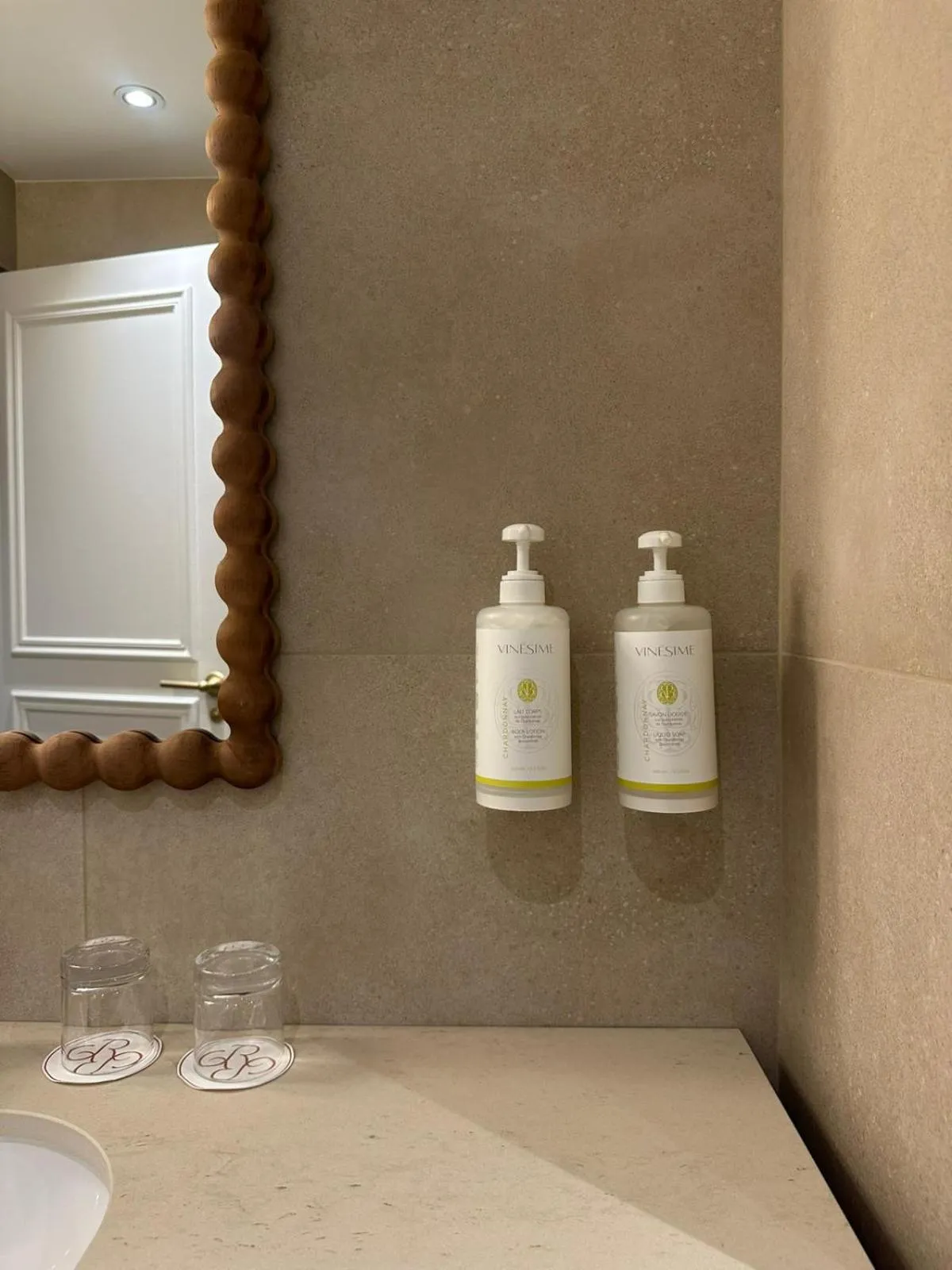 Bathroom in Chapeau Rouge par William Frachot - Hôtel Espace Bien-être & Restaurant étoilé