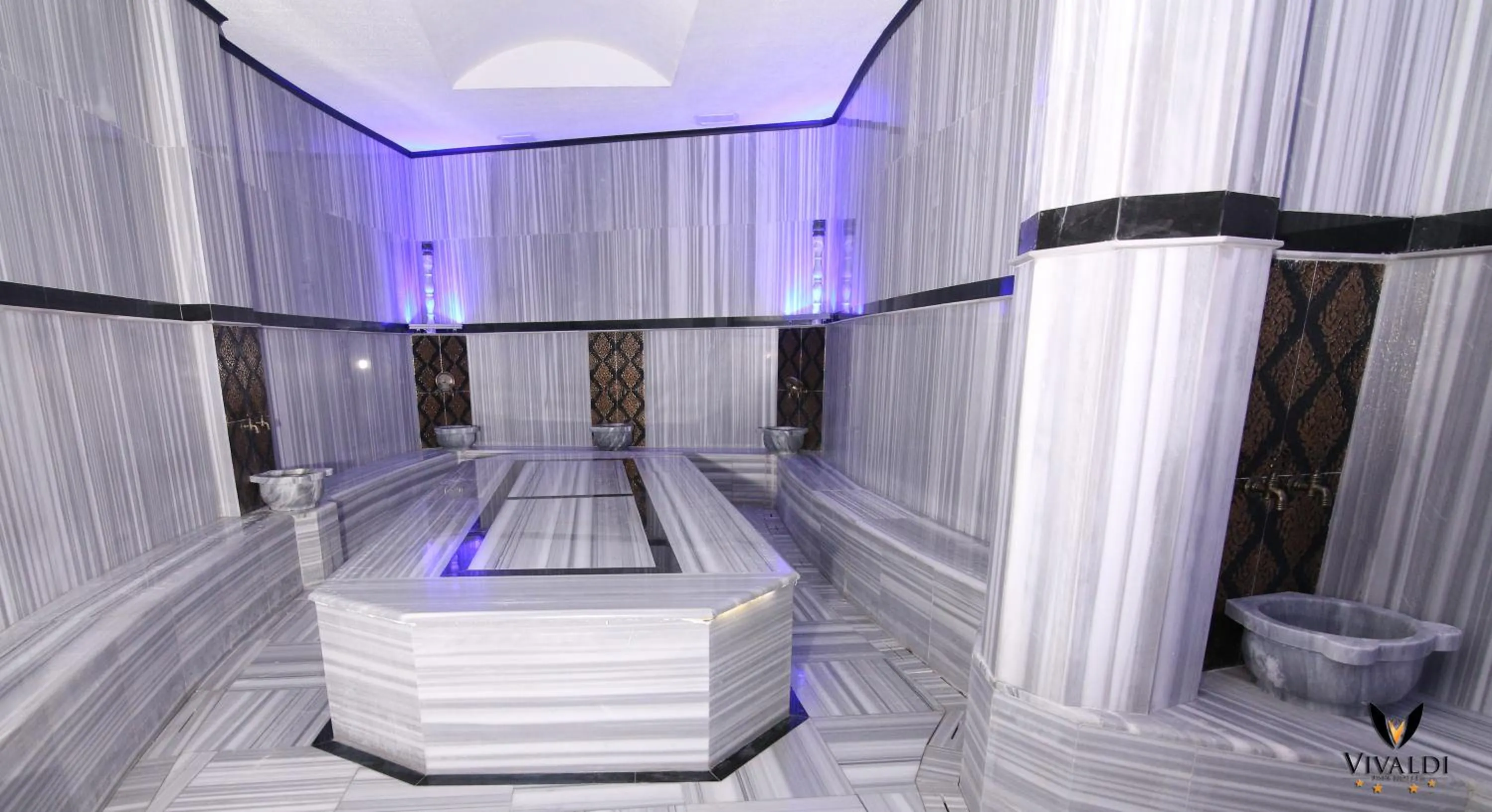 Public Bath in Vivaldi Park Hotel