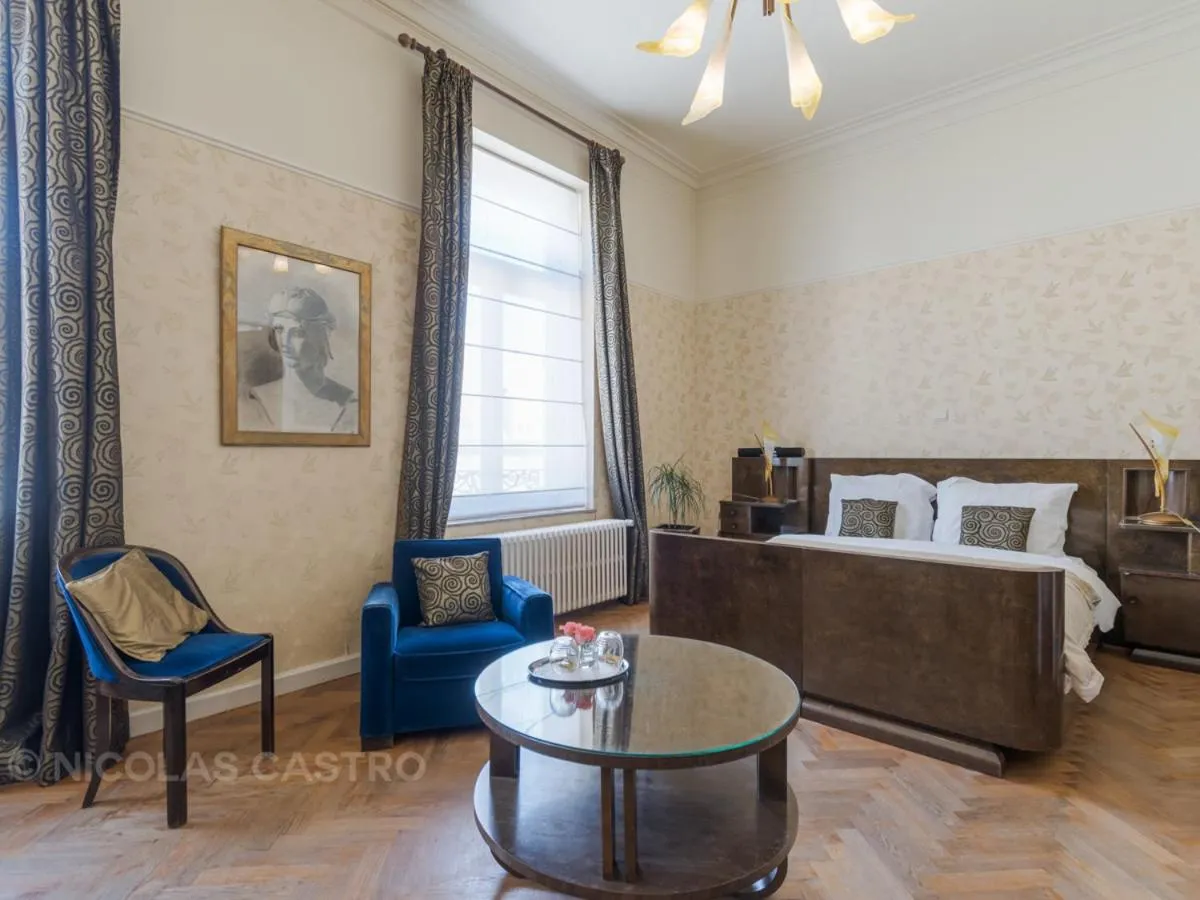 Property building, Bed in Hotel Dufays