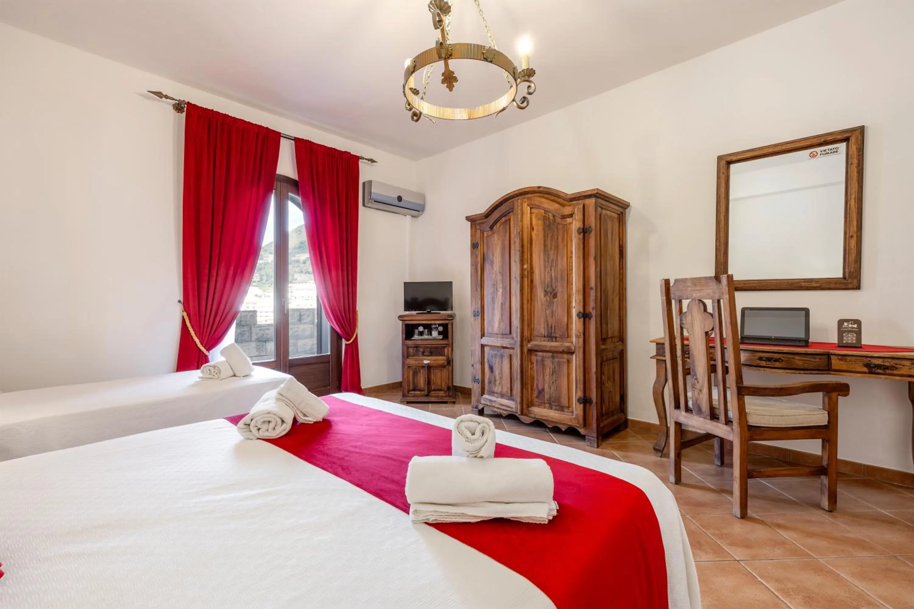 Bed in Hotel Castello di Giuliano