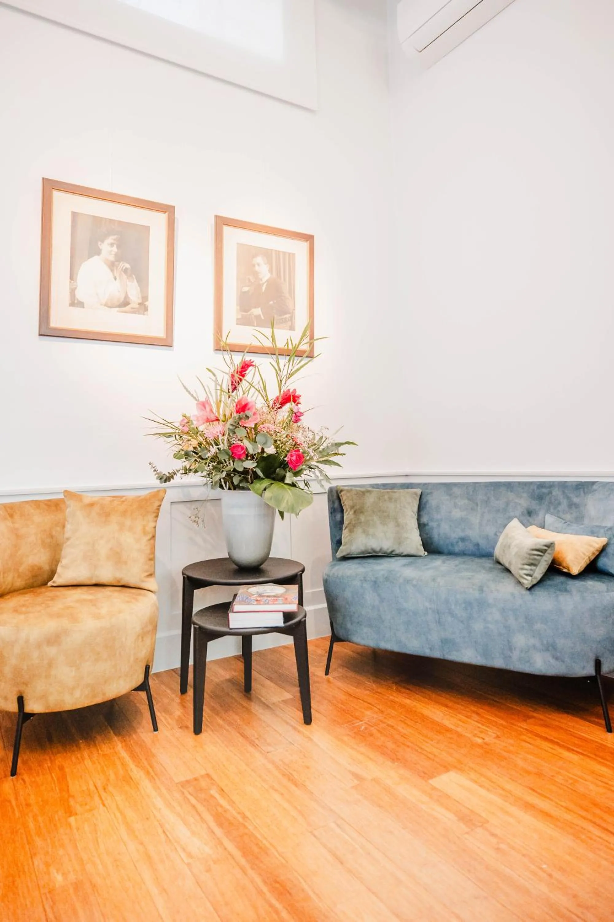 Lounge or bar in Boutique hotel Maison Emile