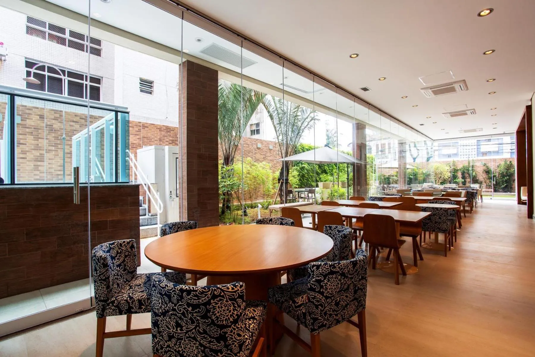 Restaurant/places to eat in Residencial Estanconfor Santos