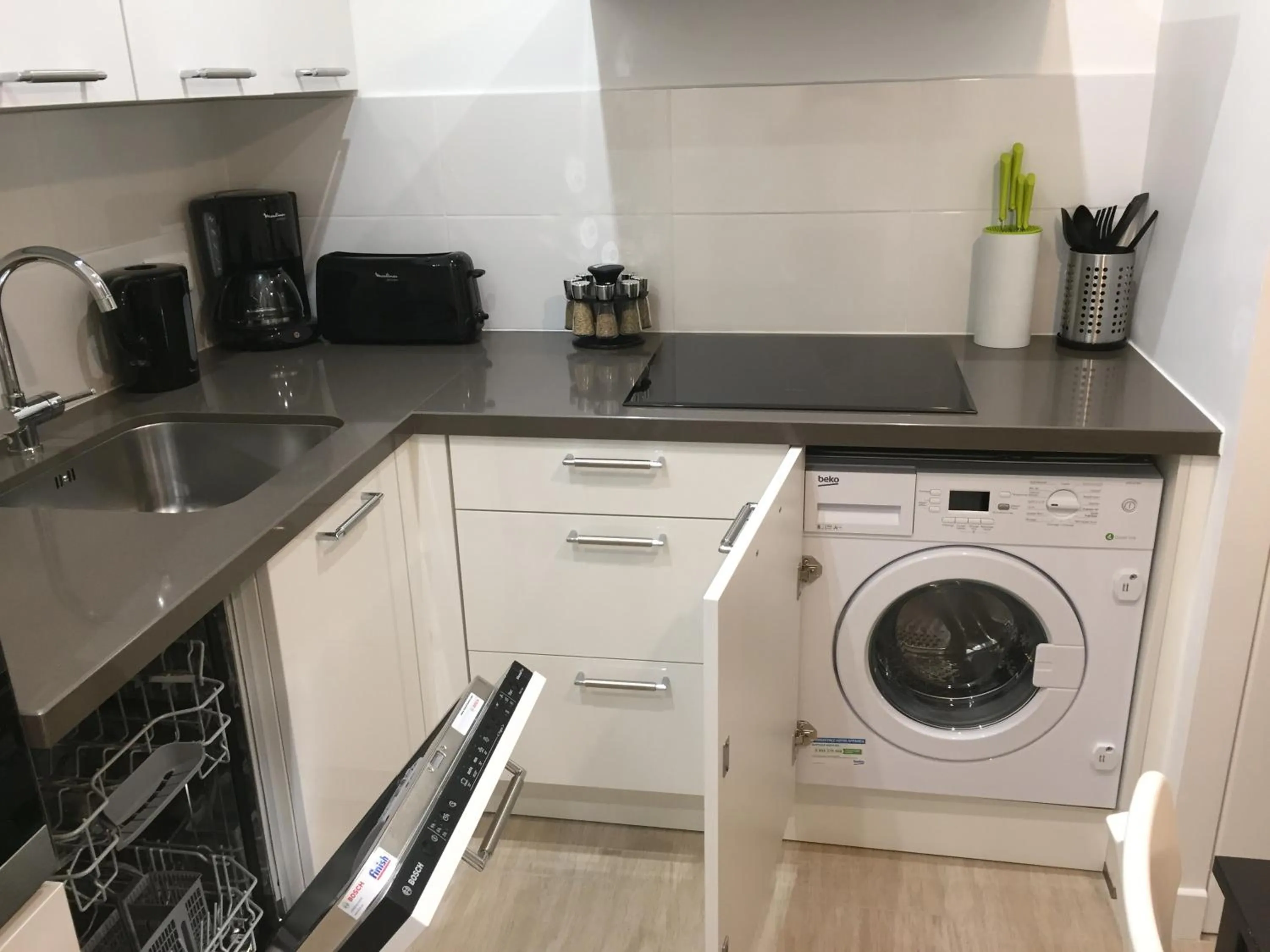 Coffee/tea facilities in koechi