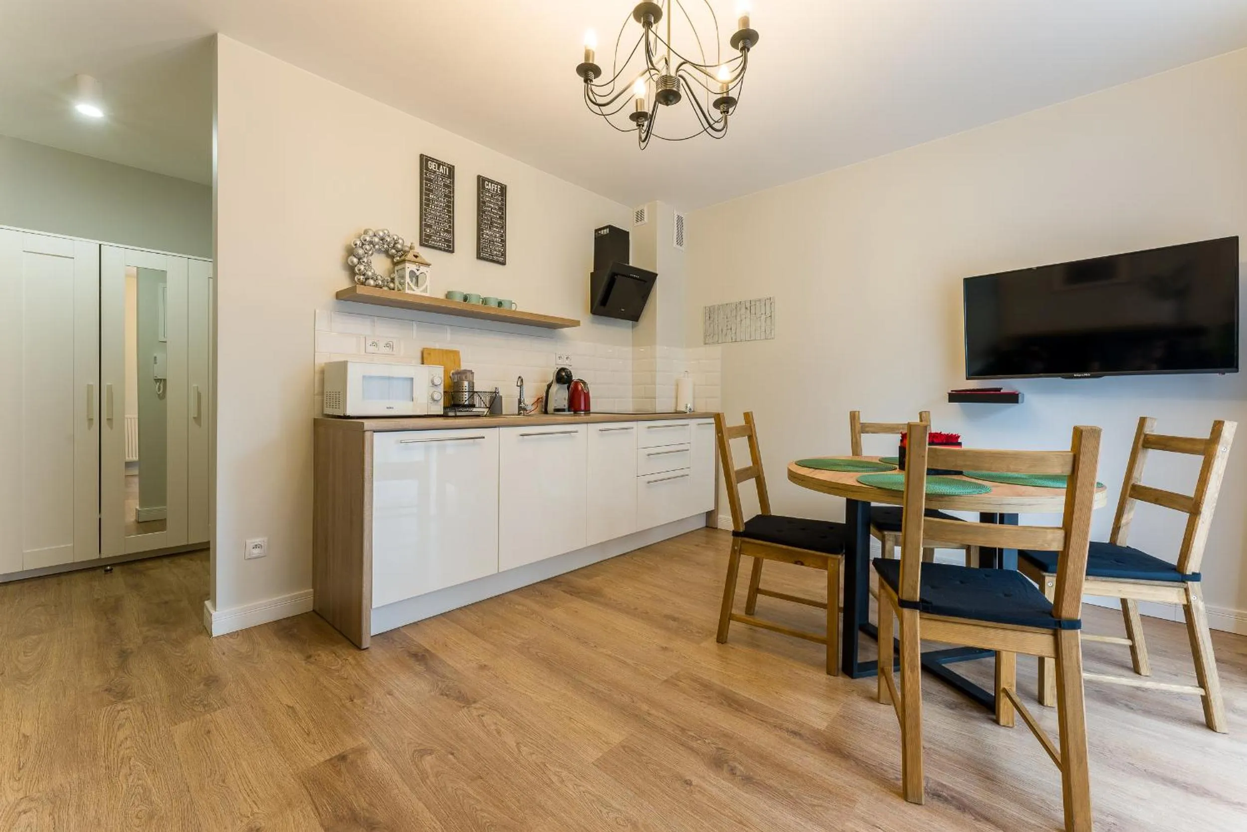 Kitchen or kitchenette in Bory6a Apartamenty & Free Parking