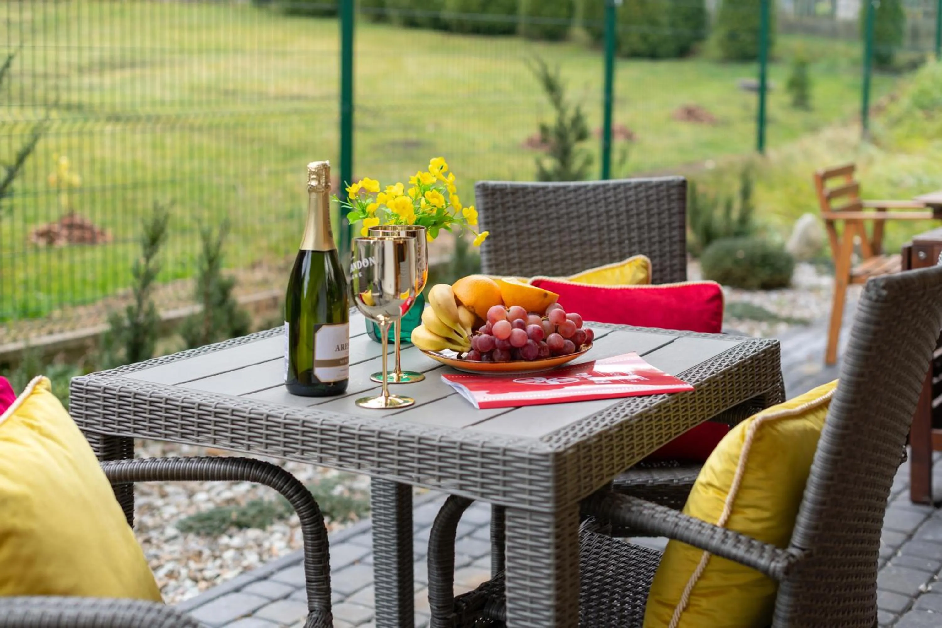 Garden in Bory6a Apartamenty & Free Parking