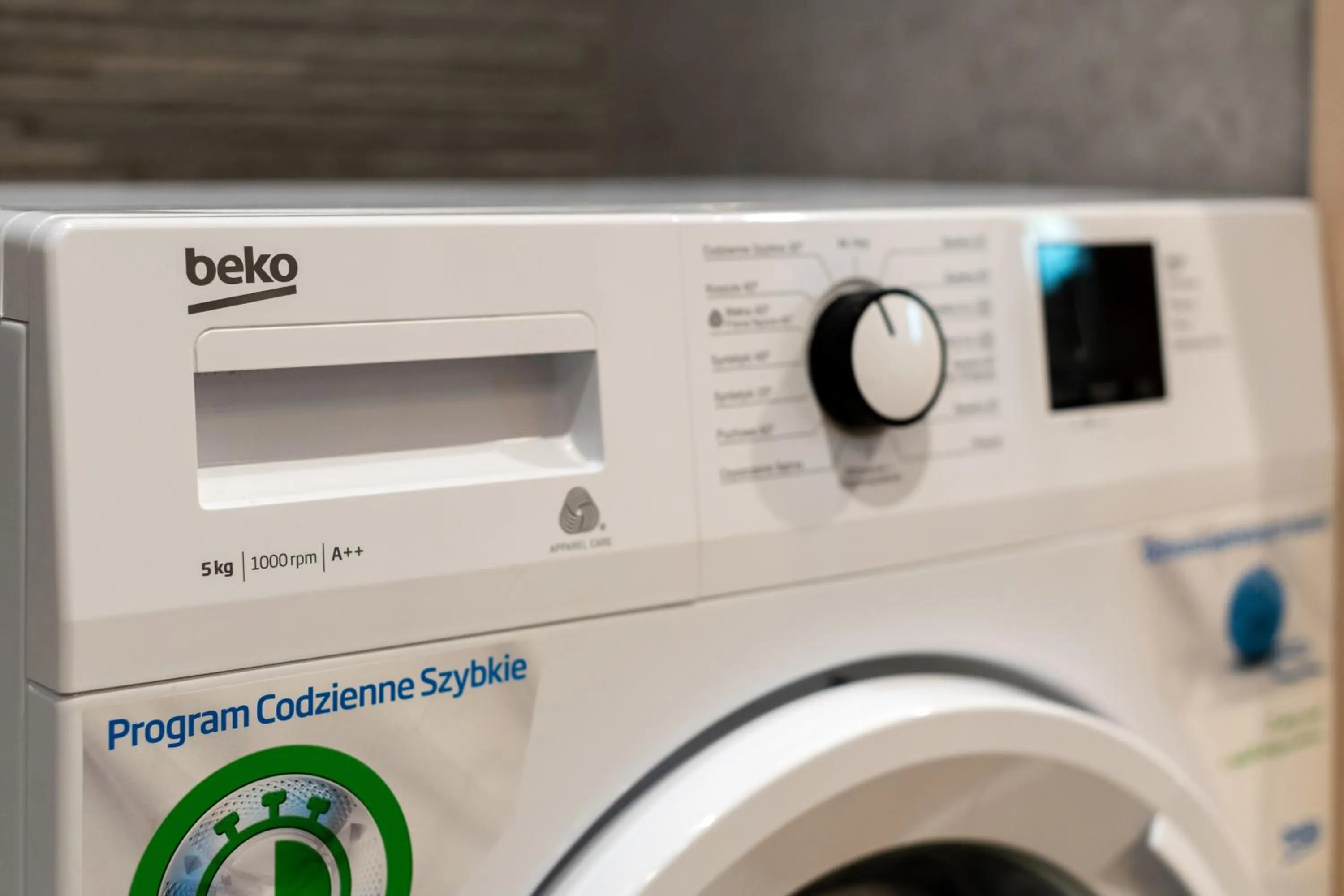 washing machine in Bory6a Apartamenty & Free Parking