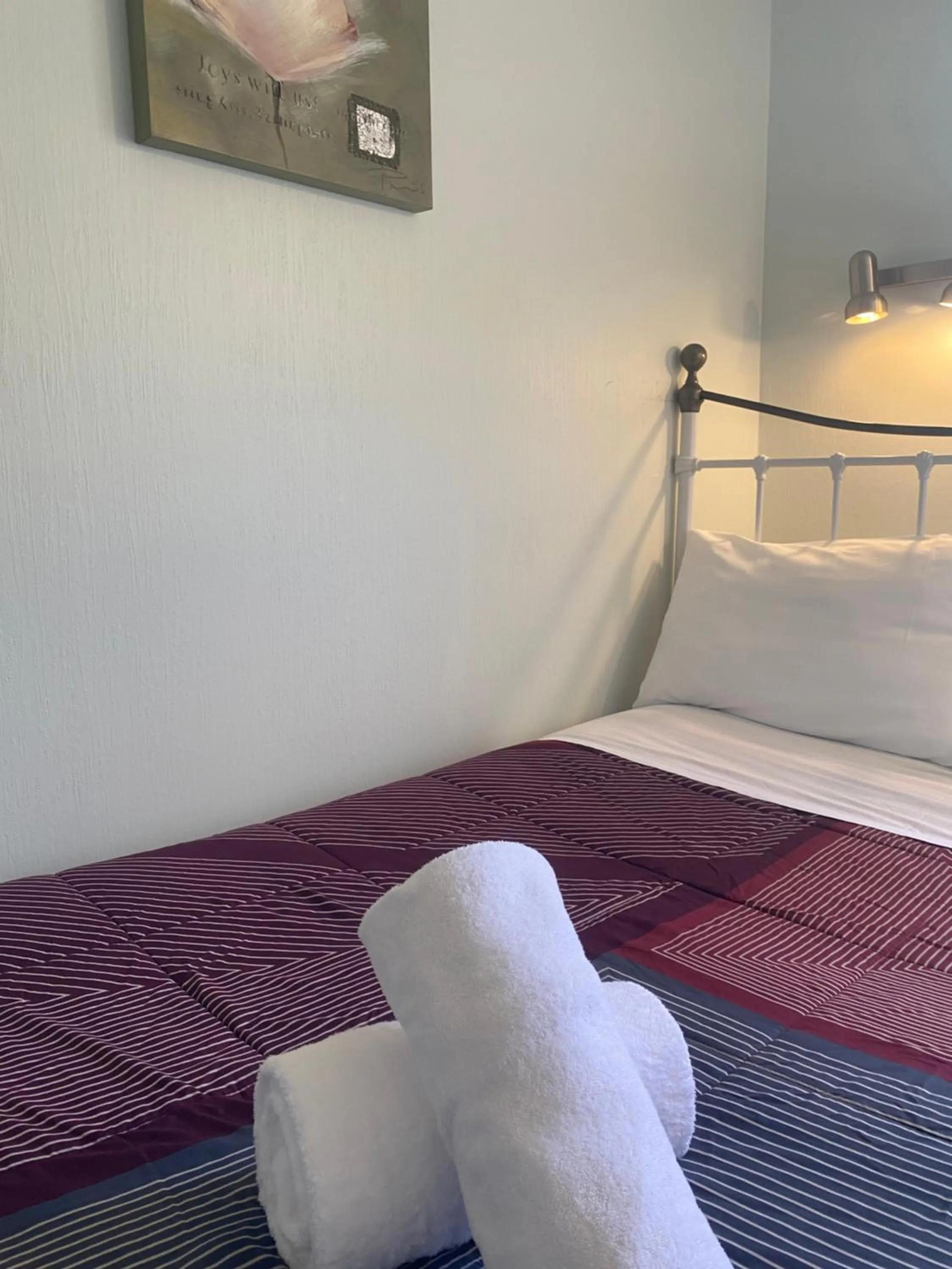 Bed in National Park Alpine Lodge