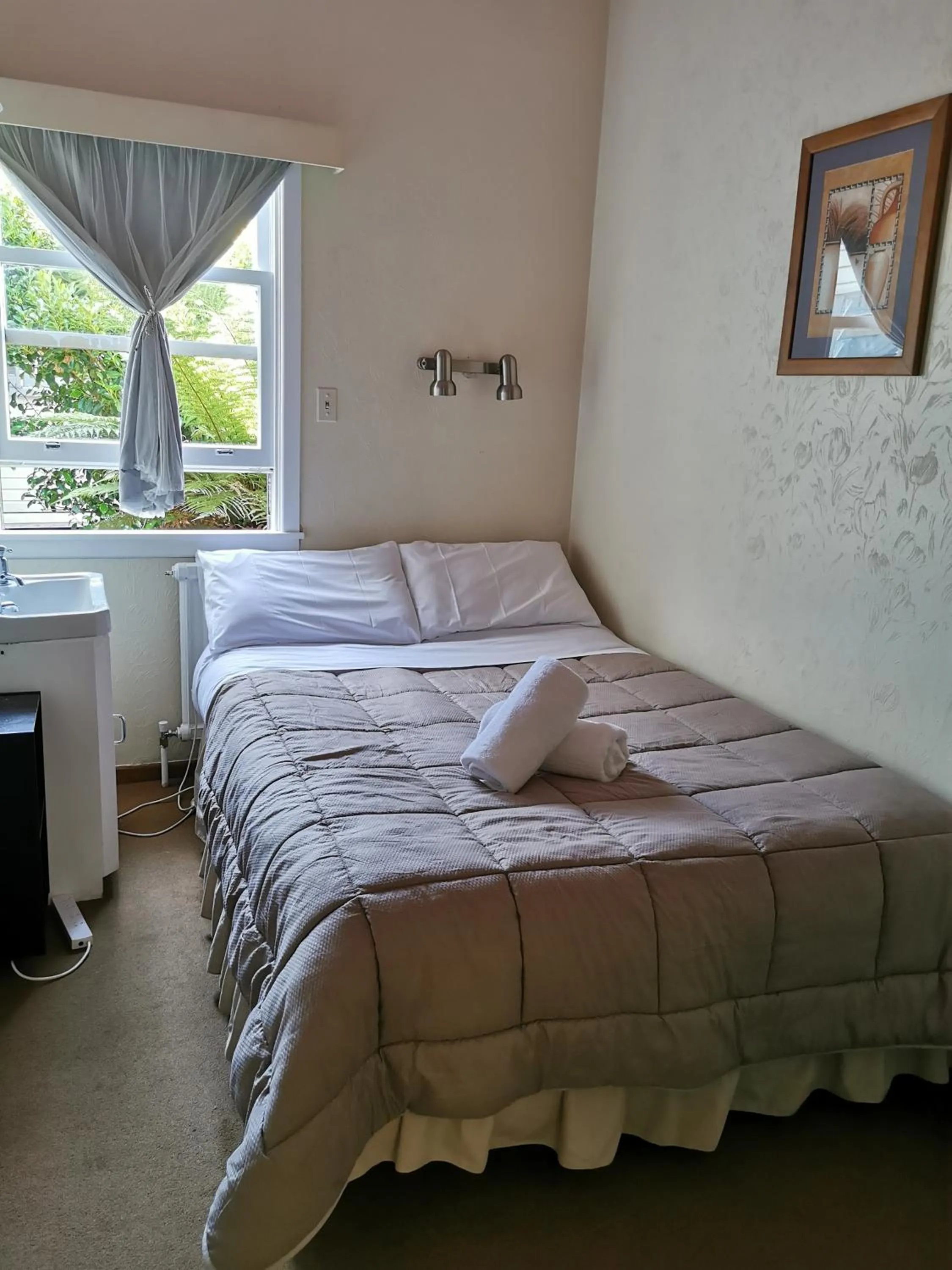 Bed in National Park Alpine Lodge