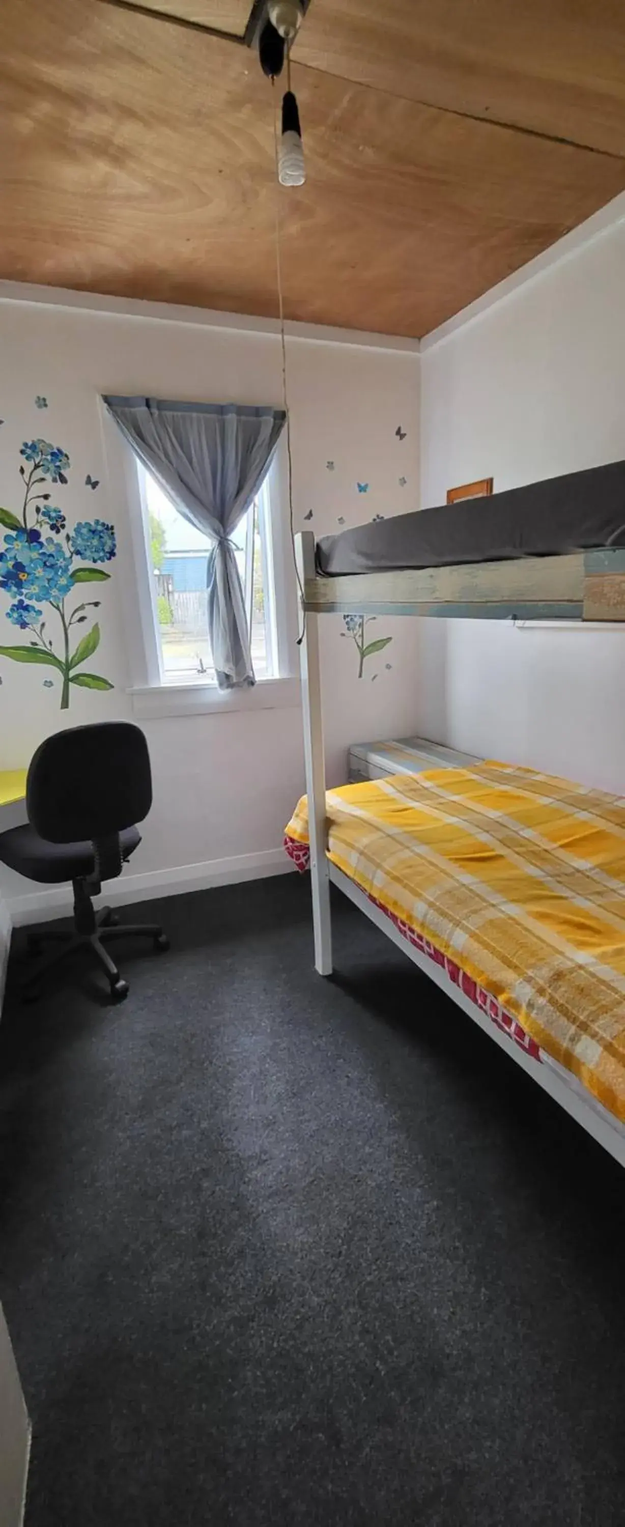 Economy Twin Room - single occupancy in National Park Alpine Lodge Economy Twin Room - single occupancy in National Park Alpine Lodge