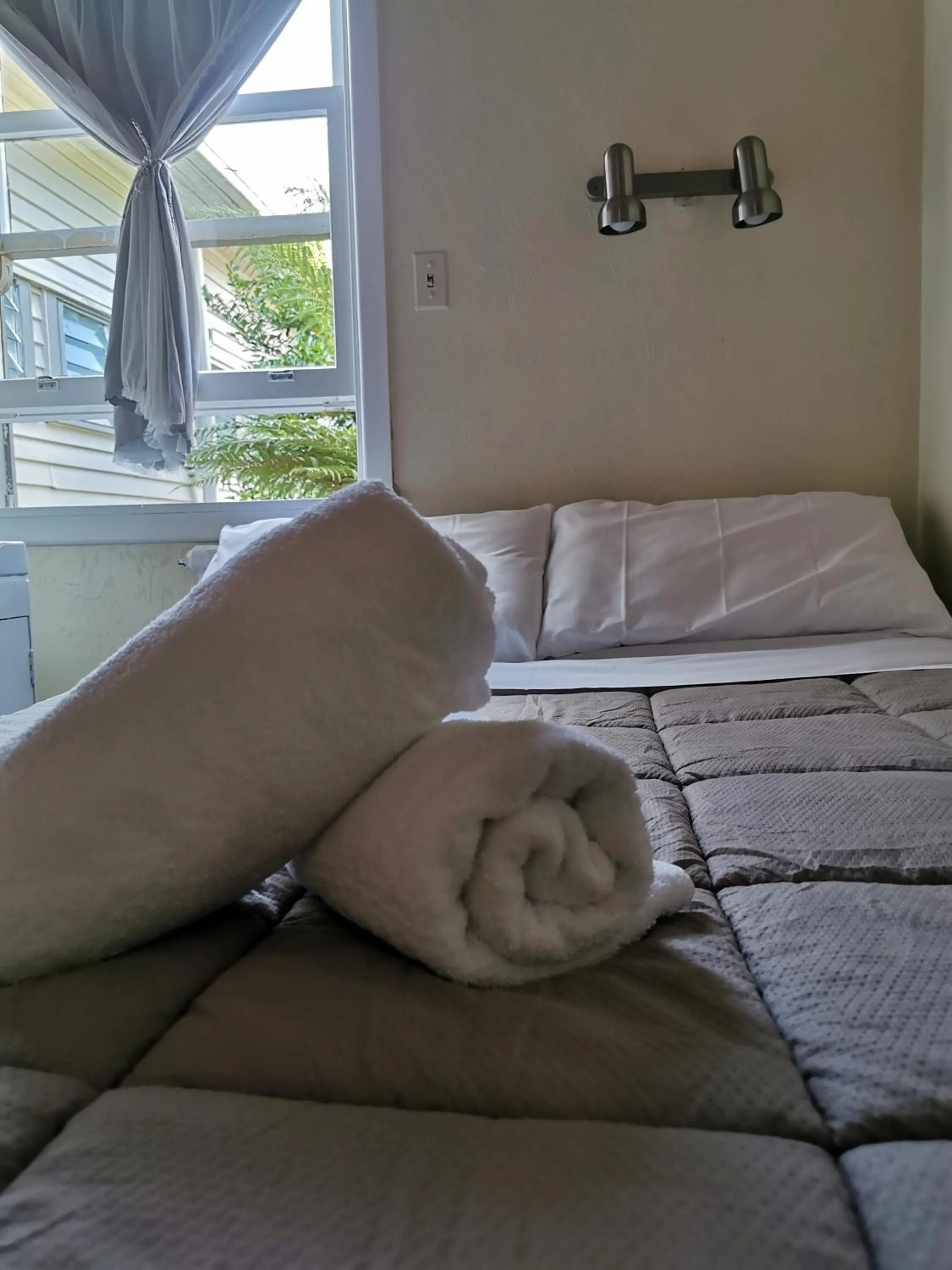 Bed in National Park Alpine Lodge