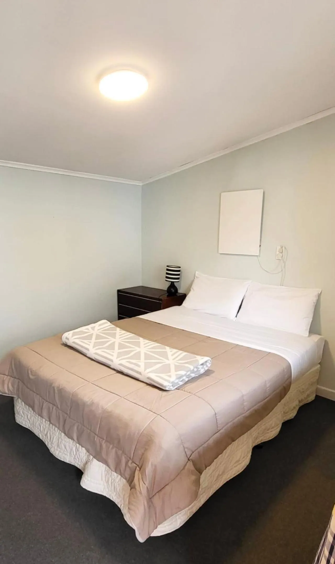 Bed in National Park Alpine Lodge