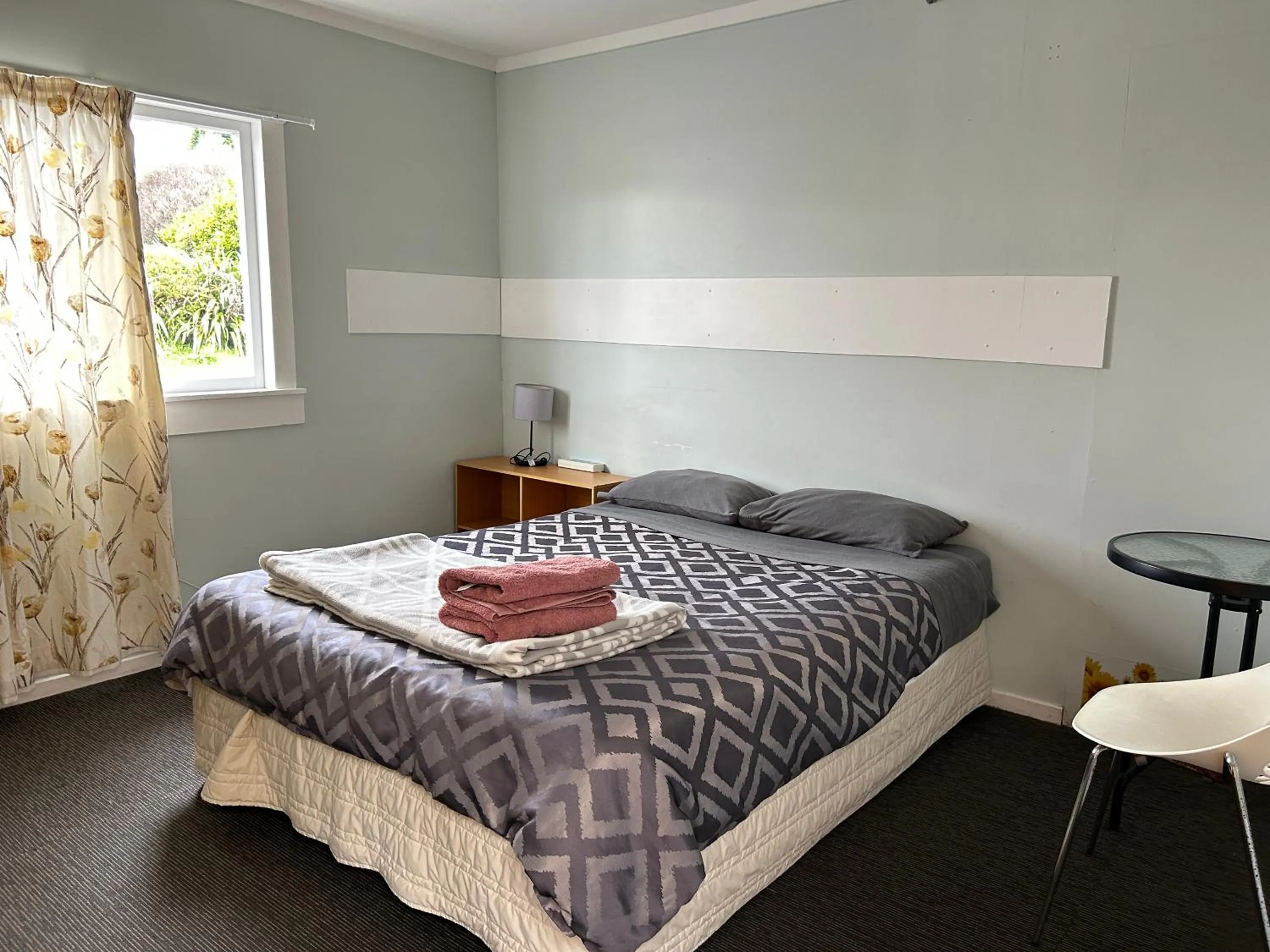 Bed in National Park Alpine Lodge