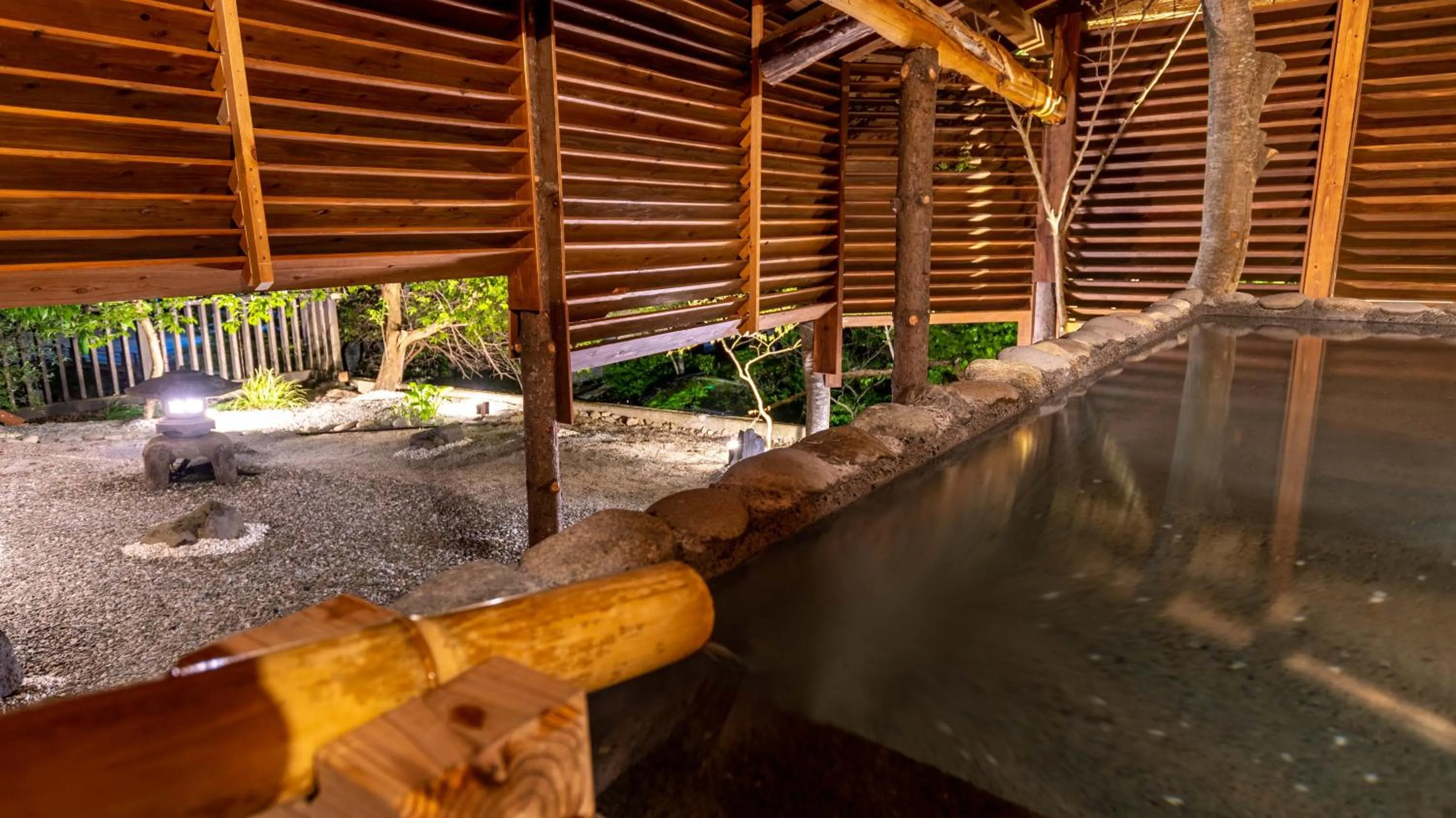 Hot Spring Bath in Kutsurogijyuku Shintaki