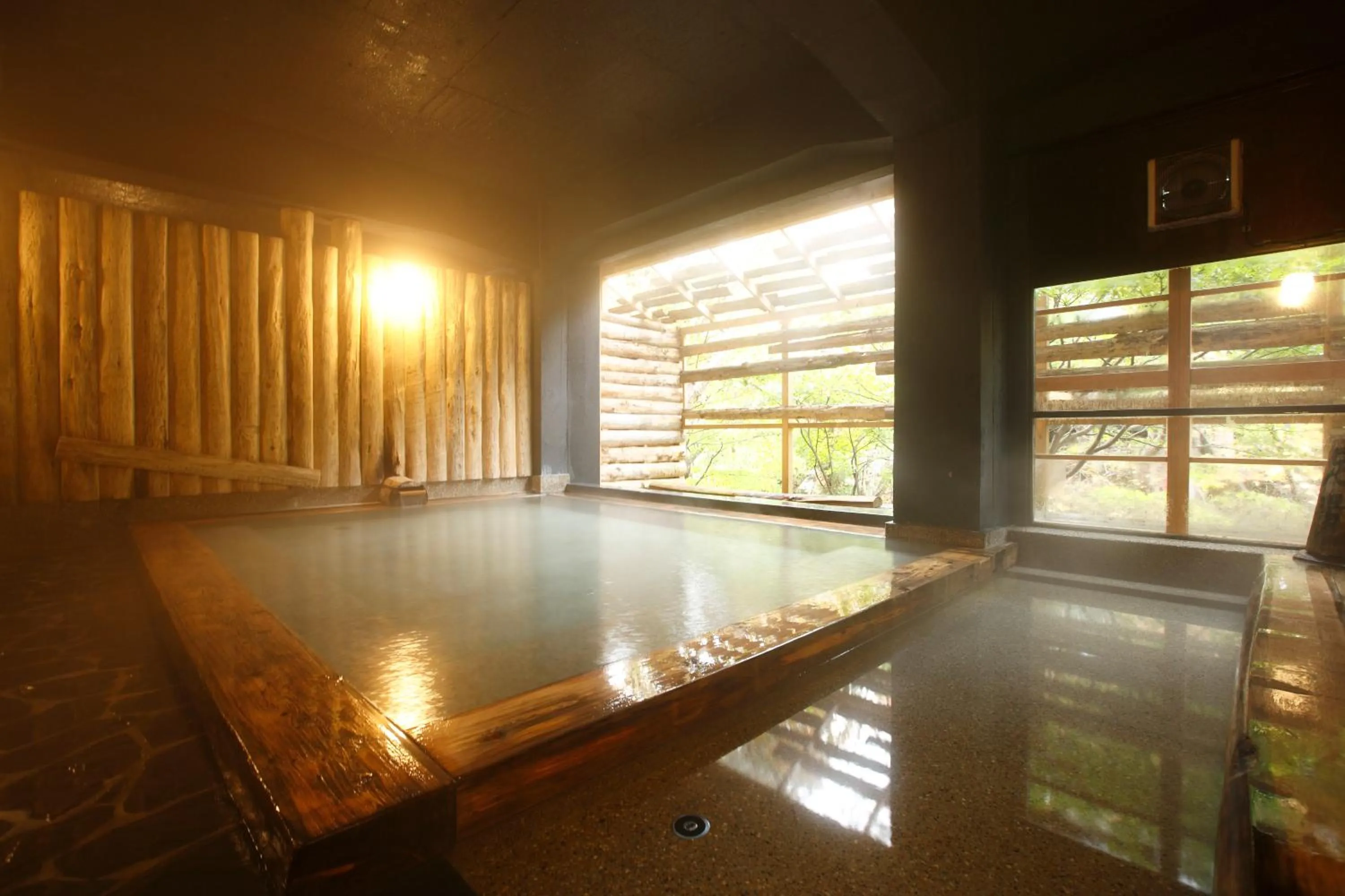 Hot Spring Bath in Kutsurogijyuku Shintaki