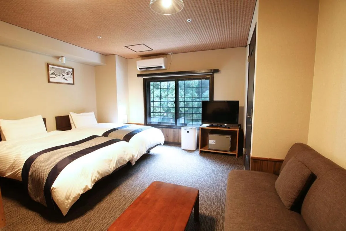 Bedroom, Bed in Kutsurogijuku Chiyotaki