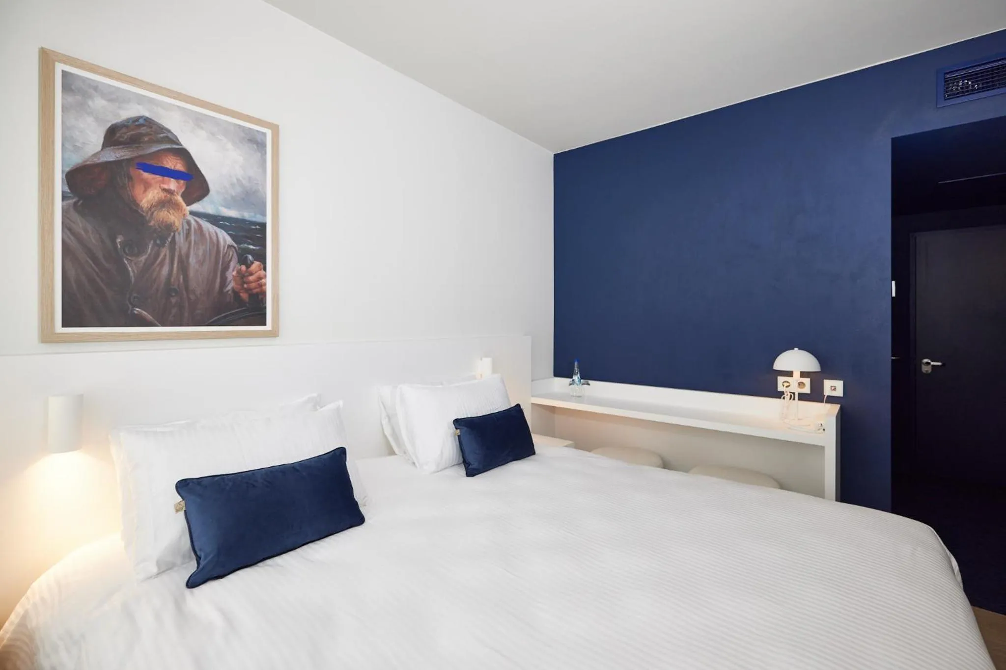 Property building, Bed in C-Hotels Burlington