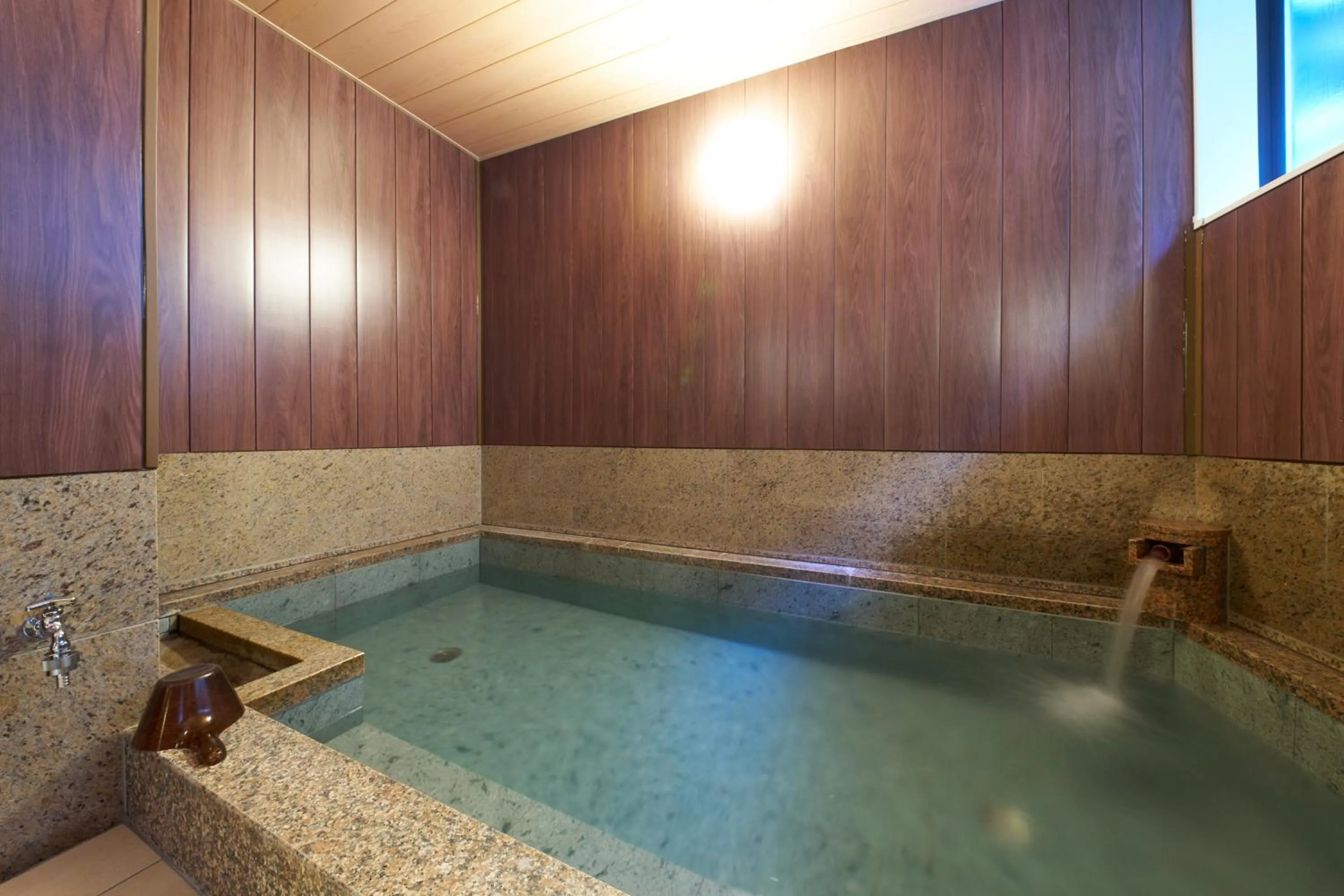 Hot Spring Bath in Uminone