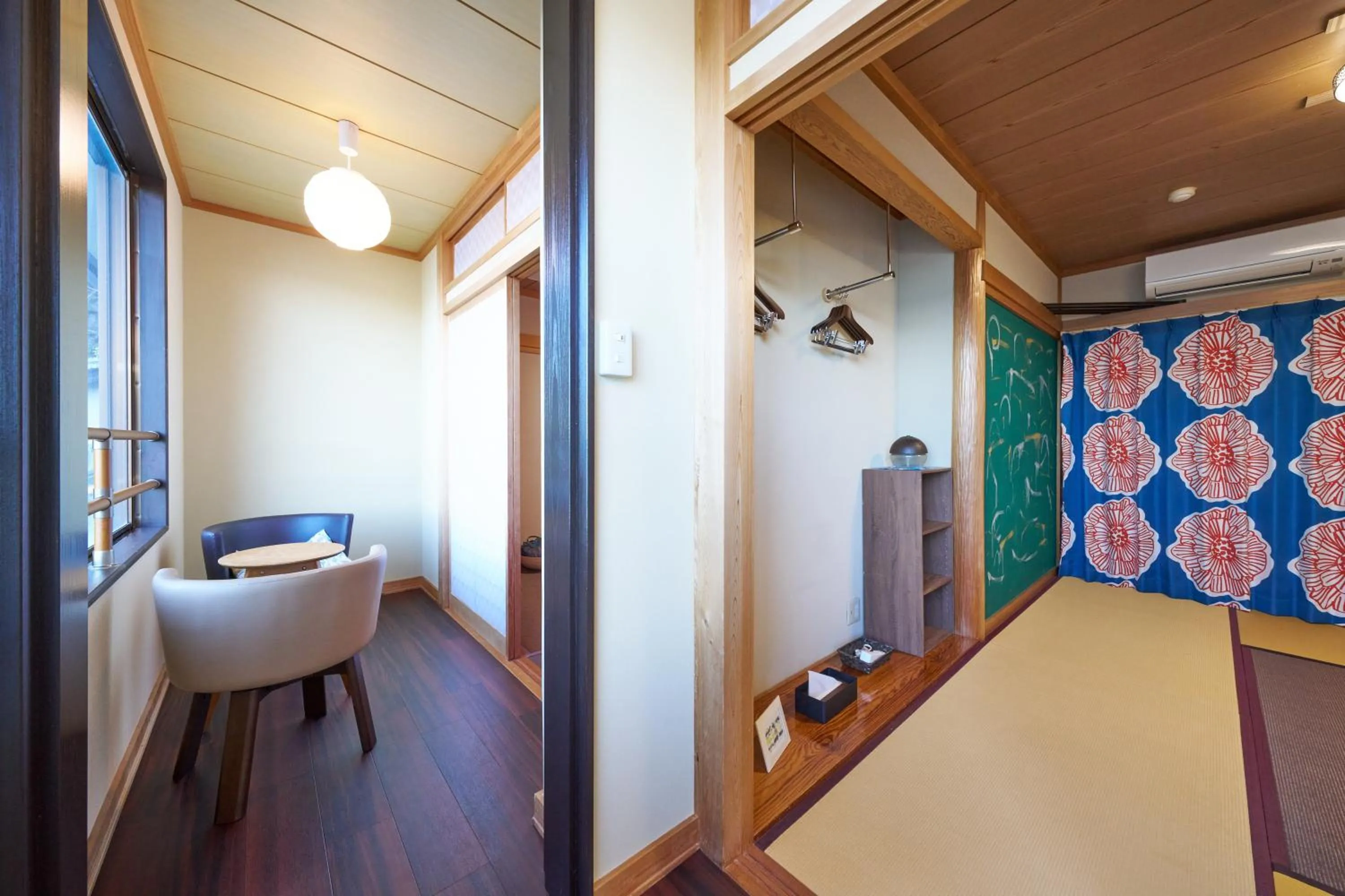 Photo of the whole room, Bed in Uminone