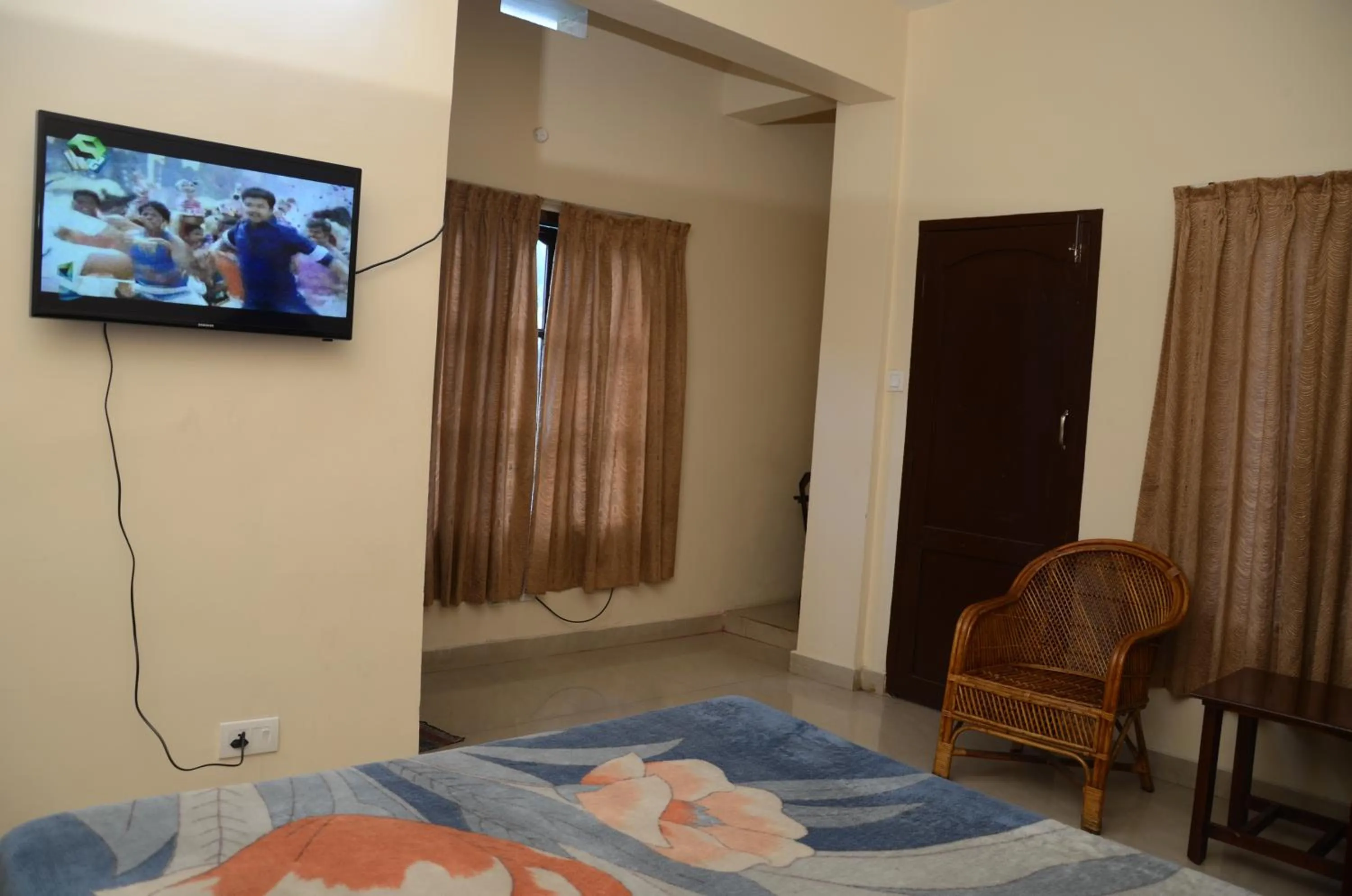 Bedroom, Bed in Jays Inn