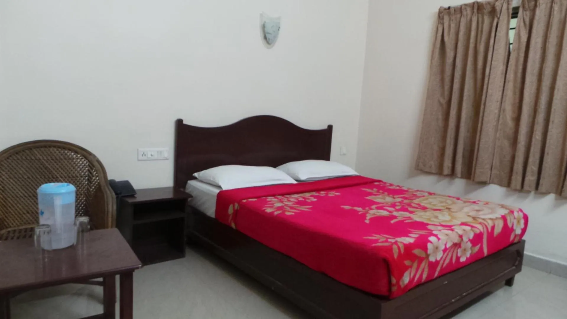 Bedroom, Bed in Jays Inn