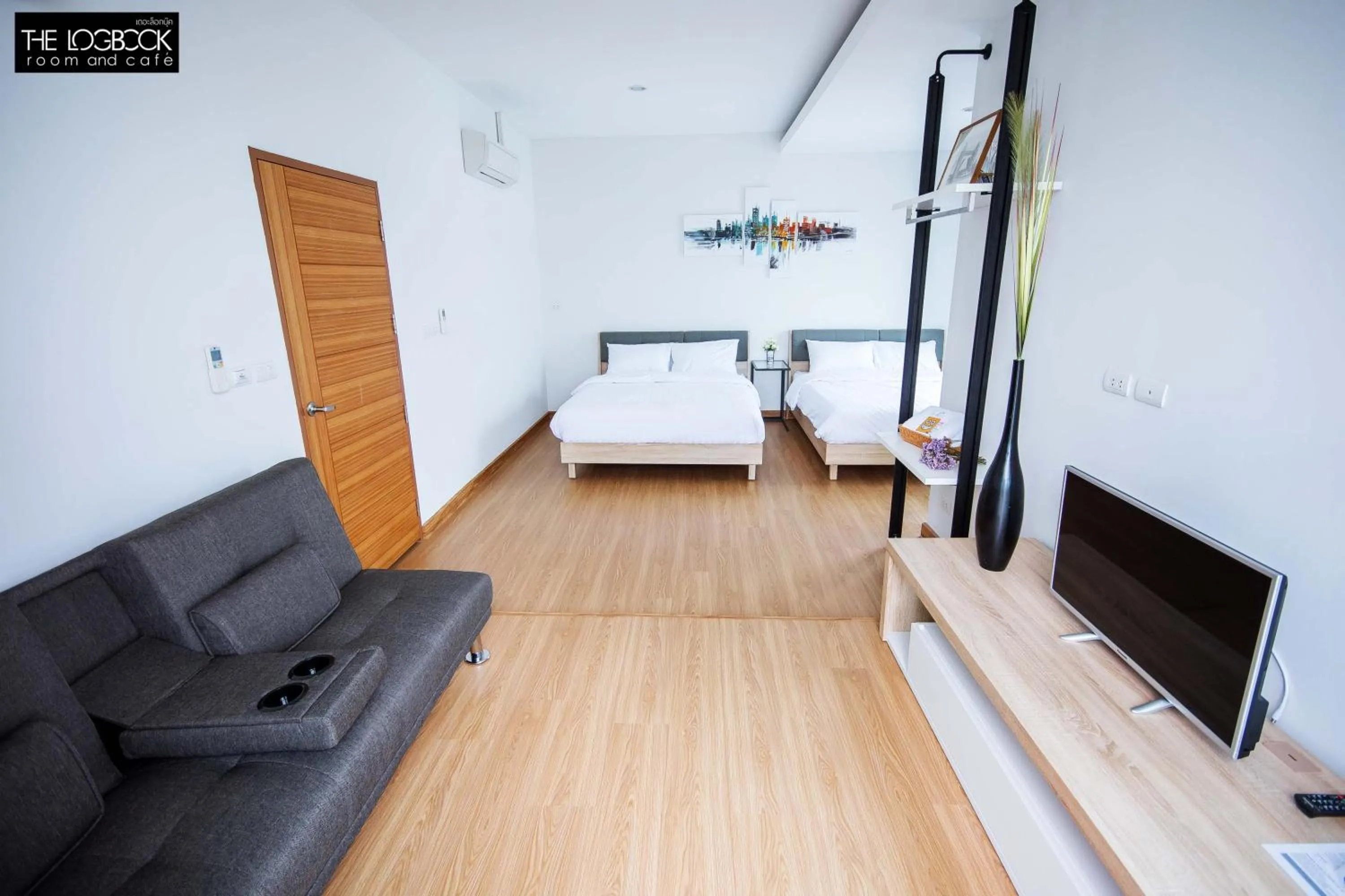 Photo of the whole room in The LogBook Room and Cafe'