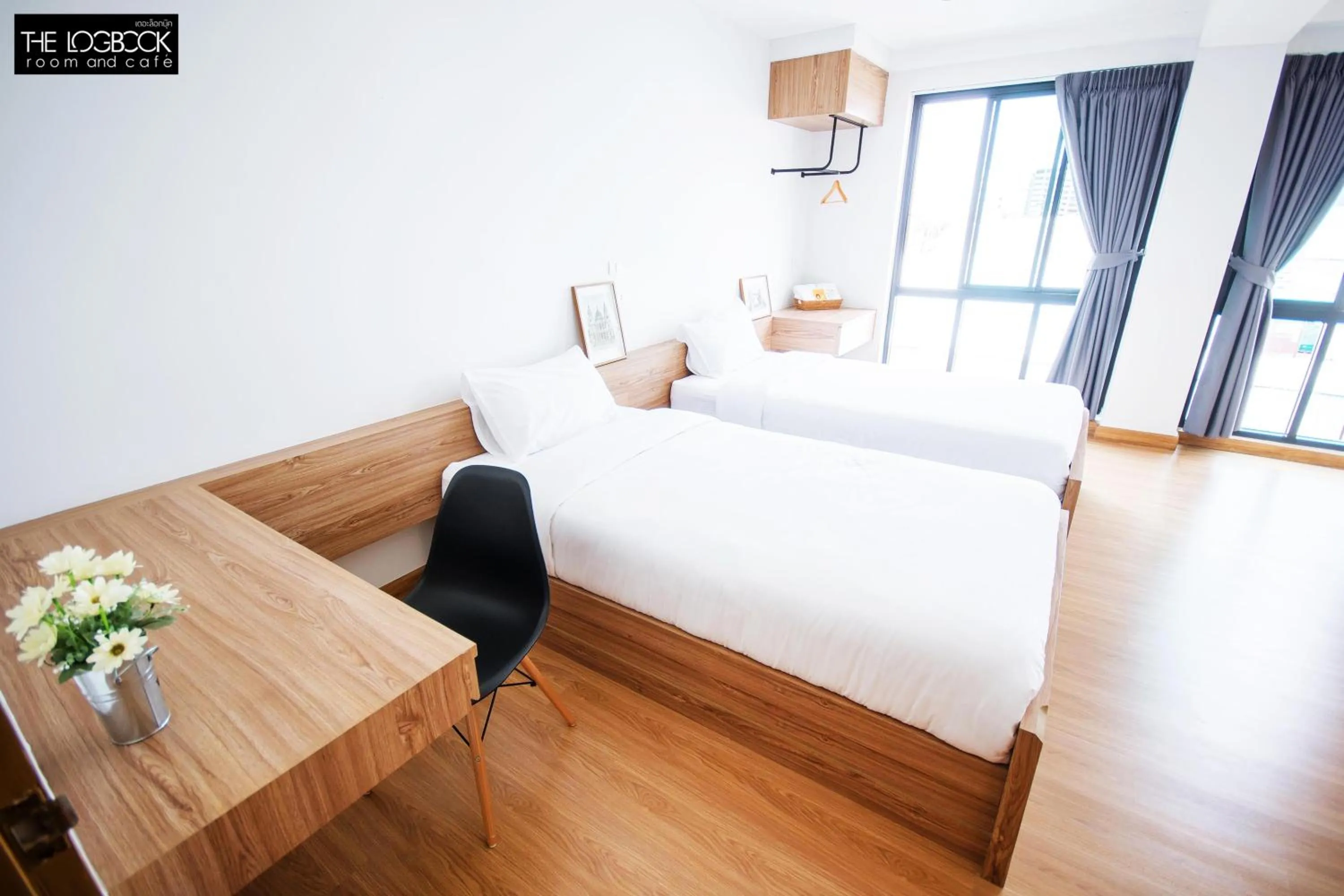 Photo of the whole room, Bed in The LogBook Room and Cafe'