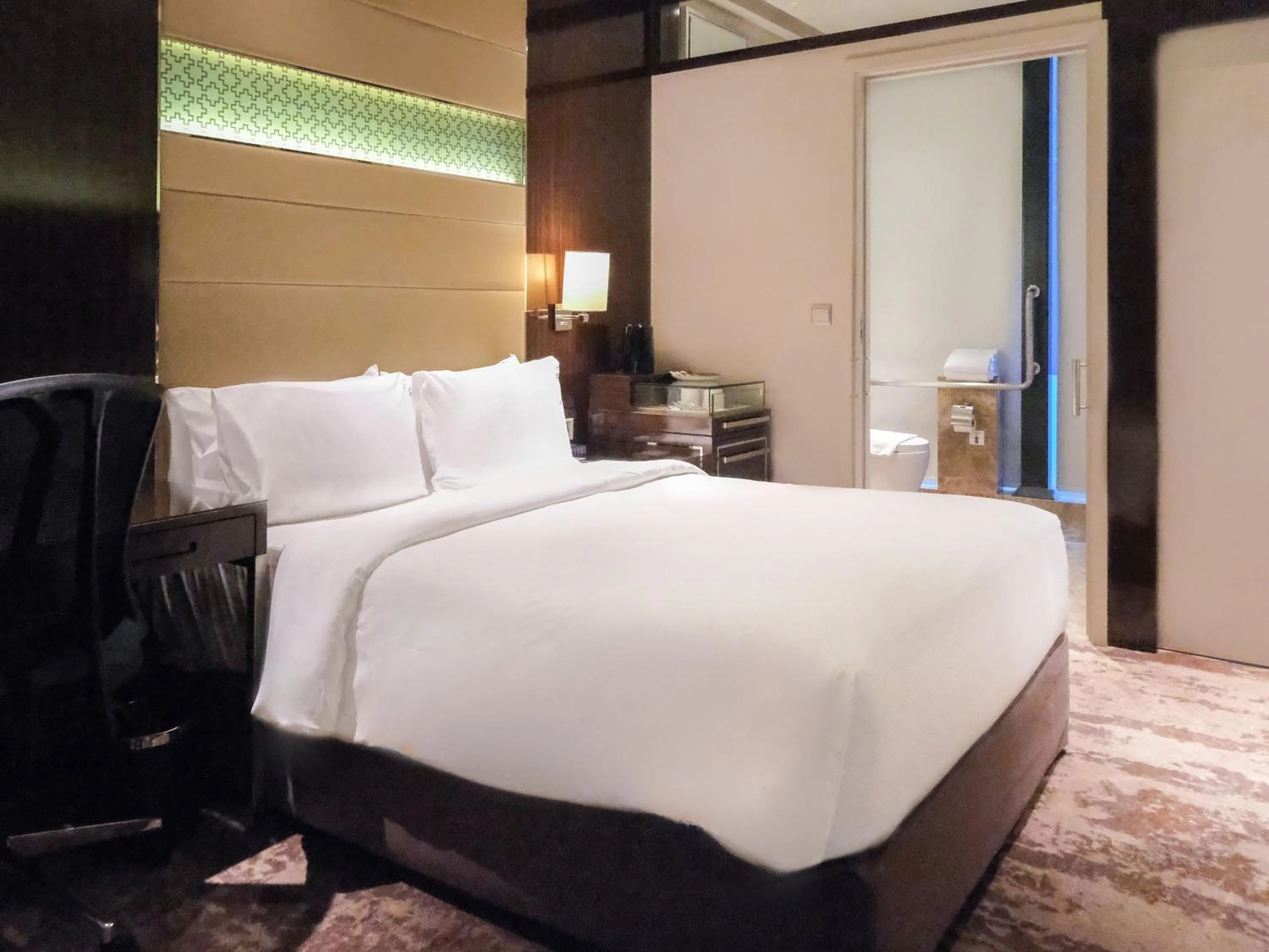 Bed in Holiday Inn Singapore Little India by IHG